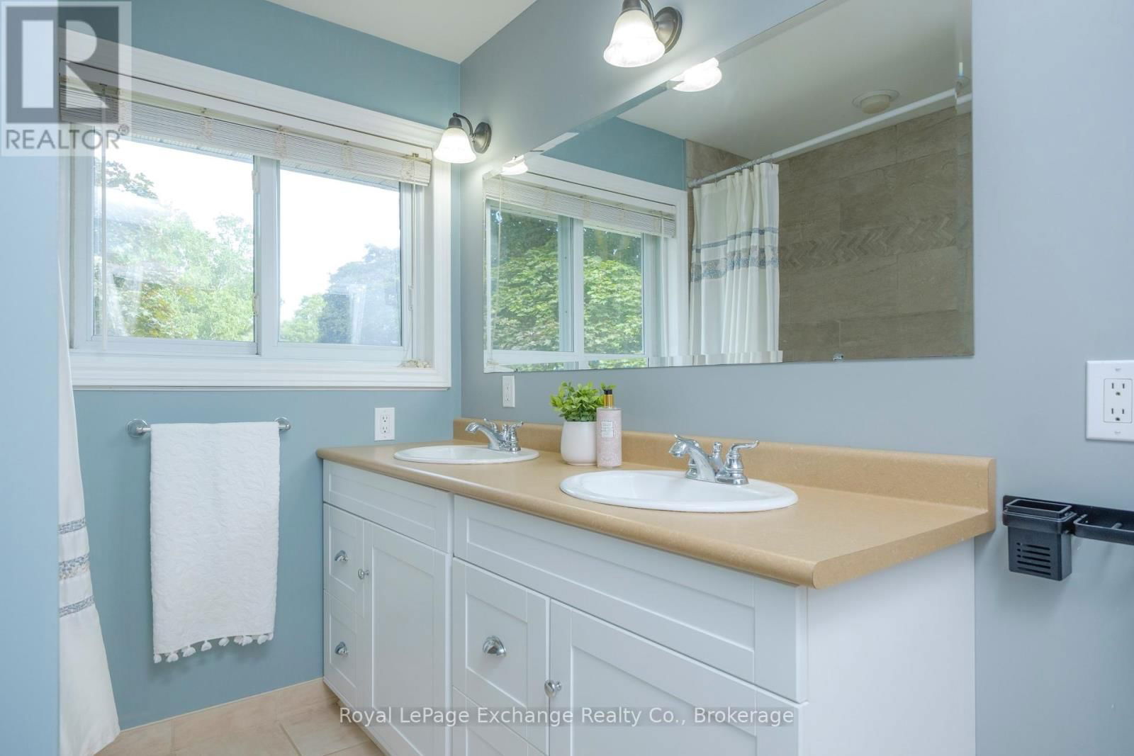 871 WELLINGTON STREET Image 14