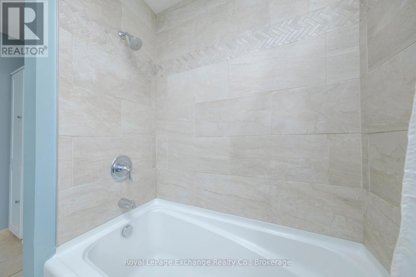 871 WELLINGTON STREET Image 15