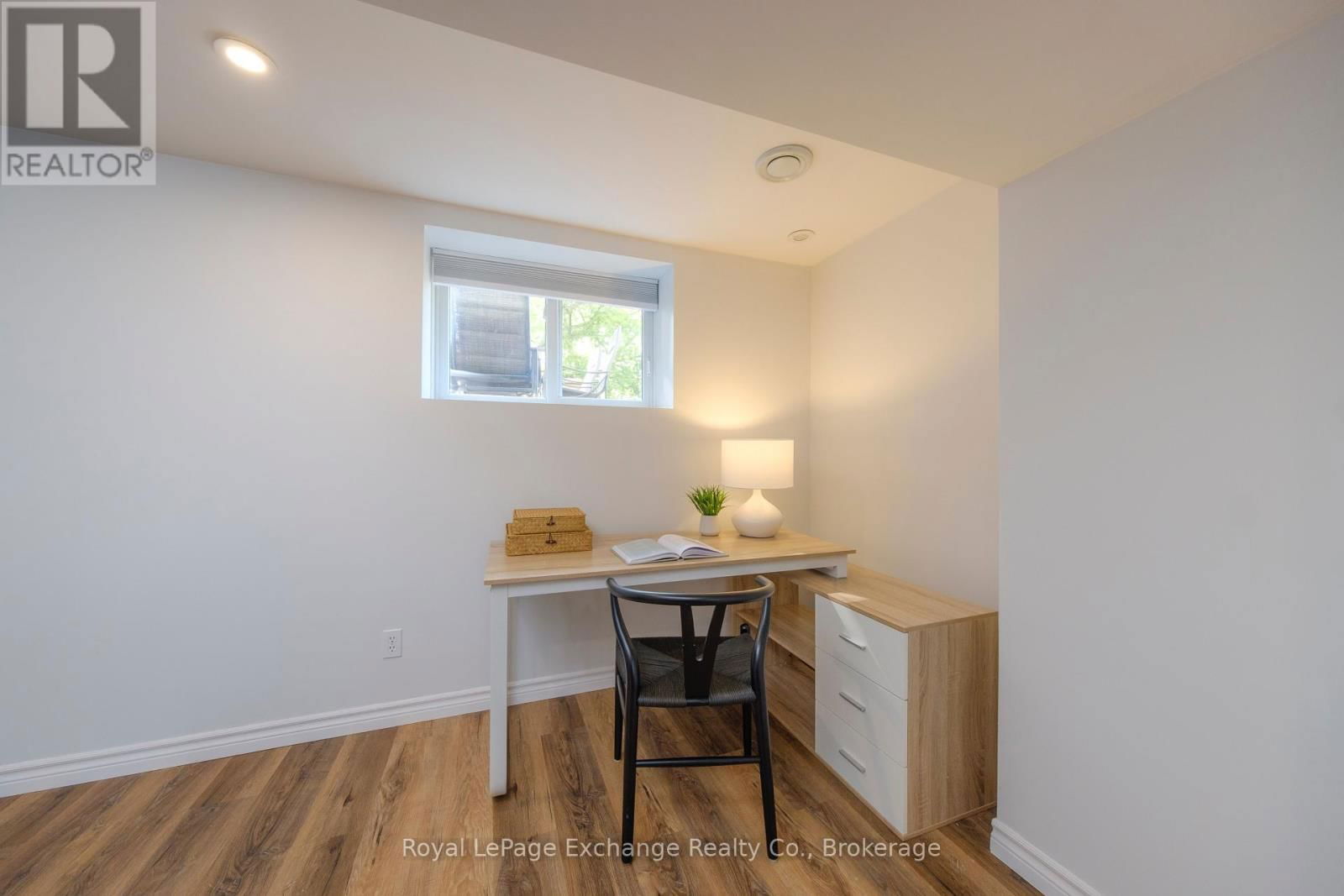 871 WELLINGTON STREET Image 22