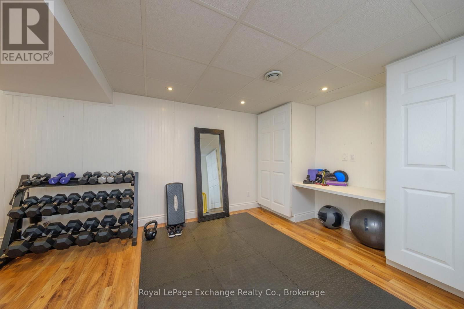 871 WELLINGTON STREET Image 24