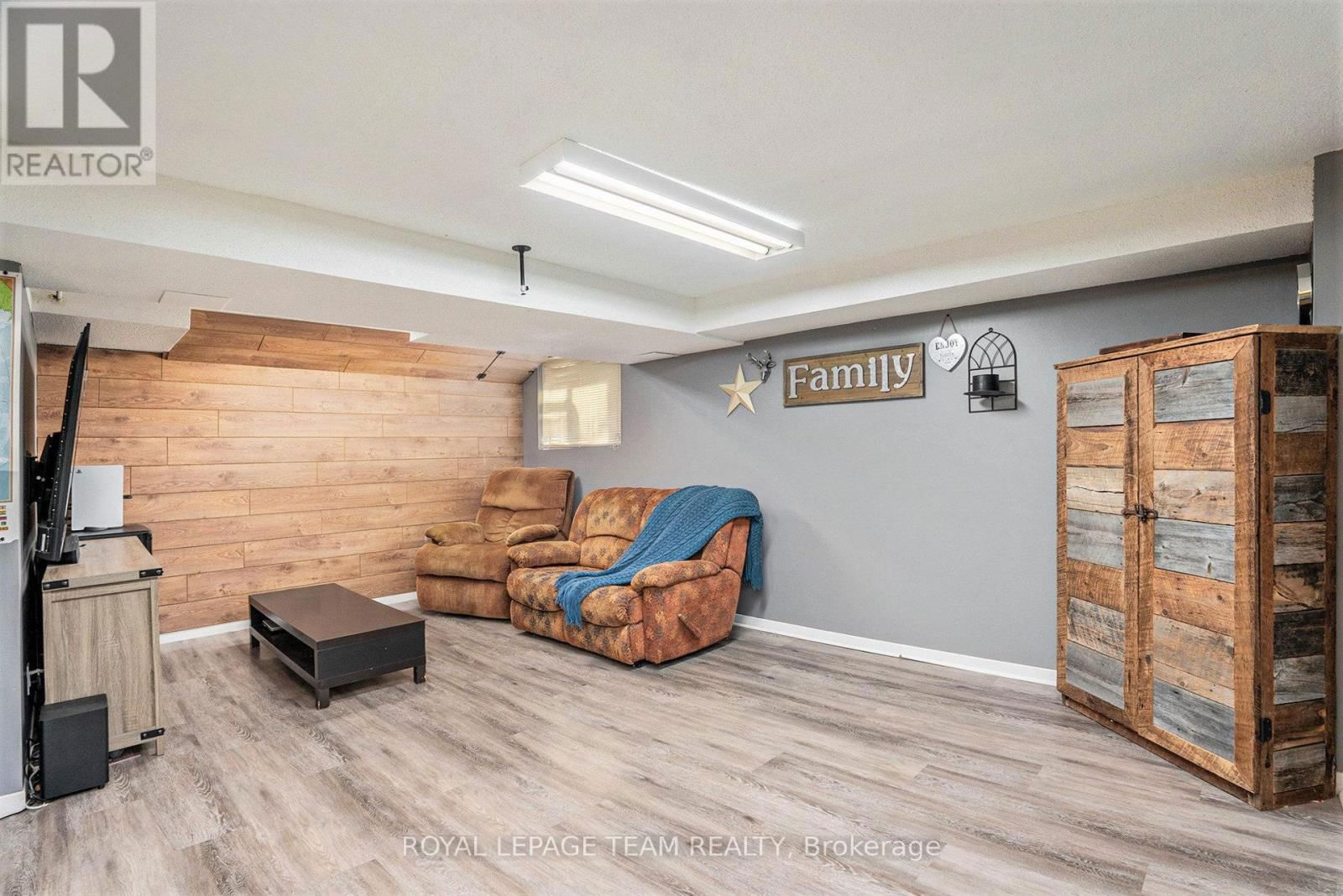 5 SUNNYBROOKE DRIVE Image 24