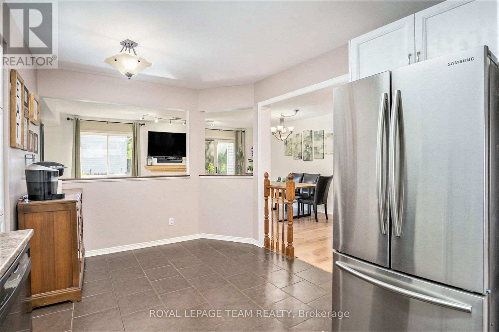 5 SUNNYBROOKE DRIVE Image 9