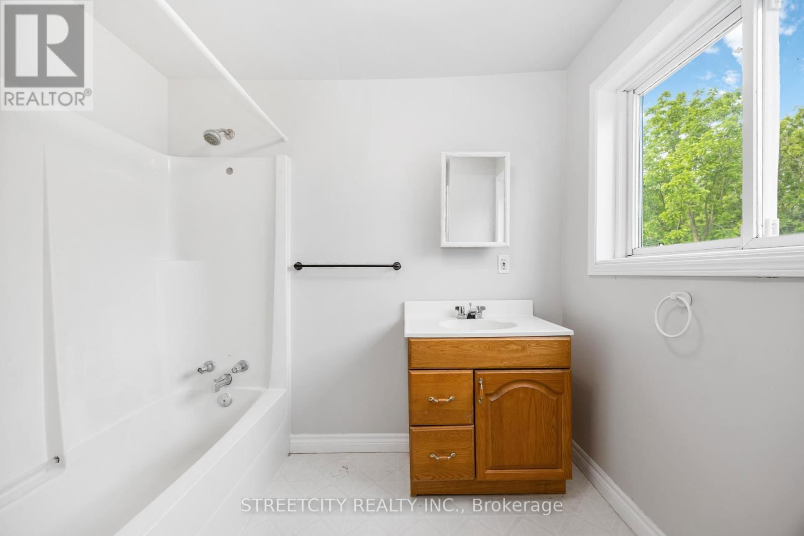 337 EUREKA STREET Image 25