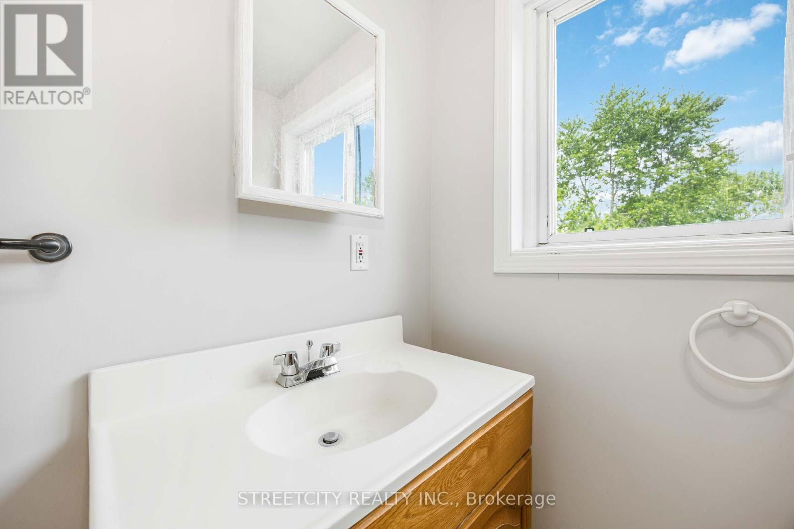 337 EUREKA STREET Image 26