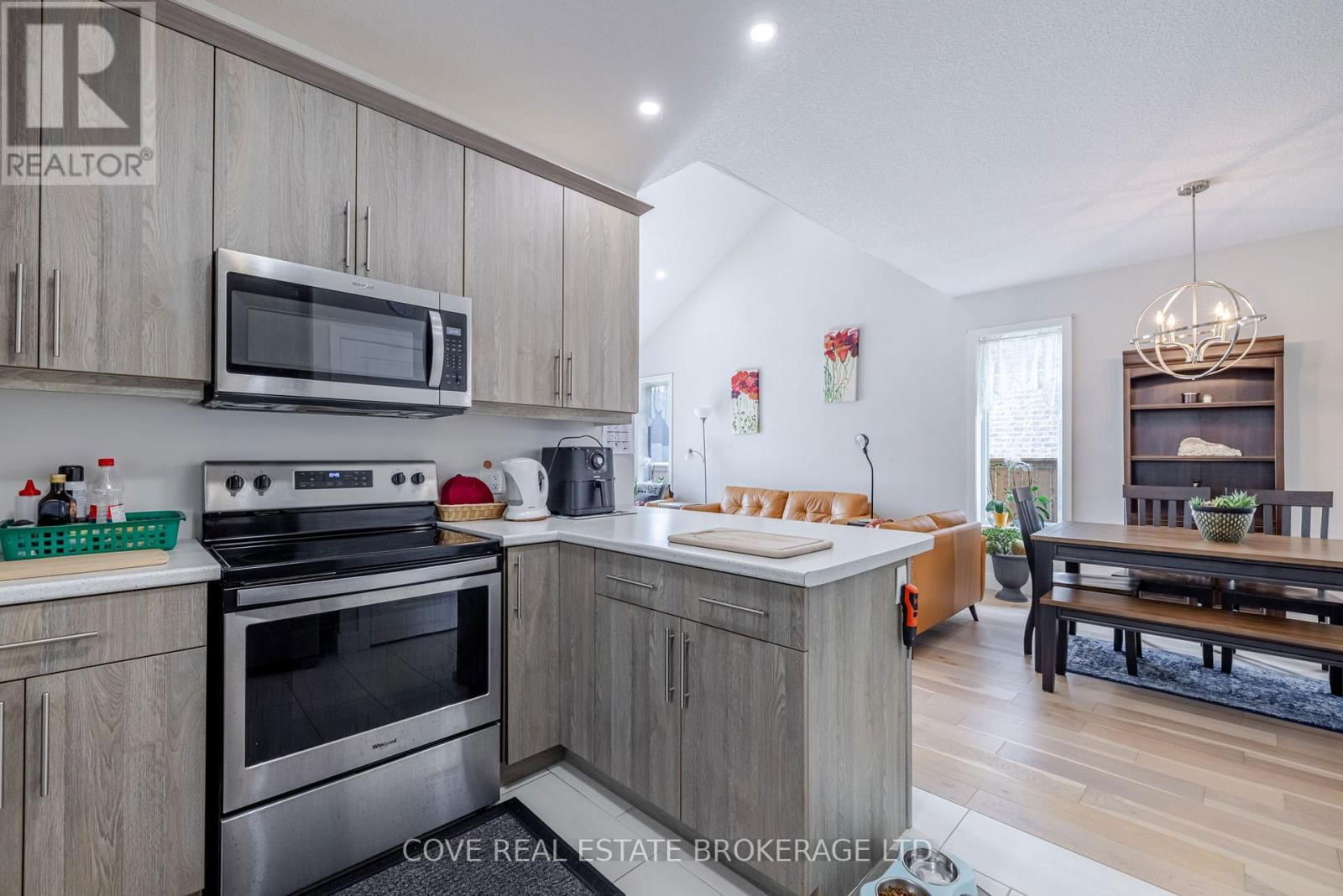 575 CHELTON ROAD Image 8