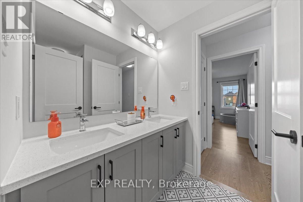 126 UNITY PLACE Image 35