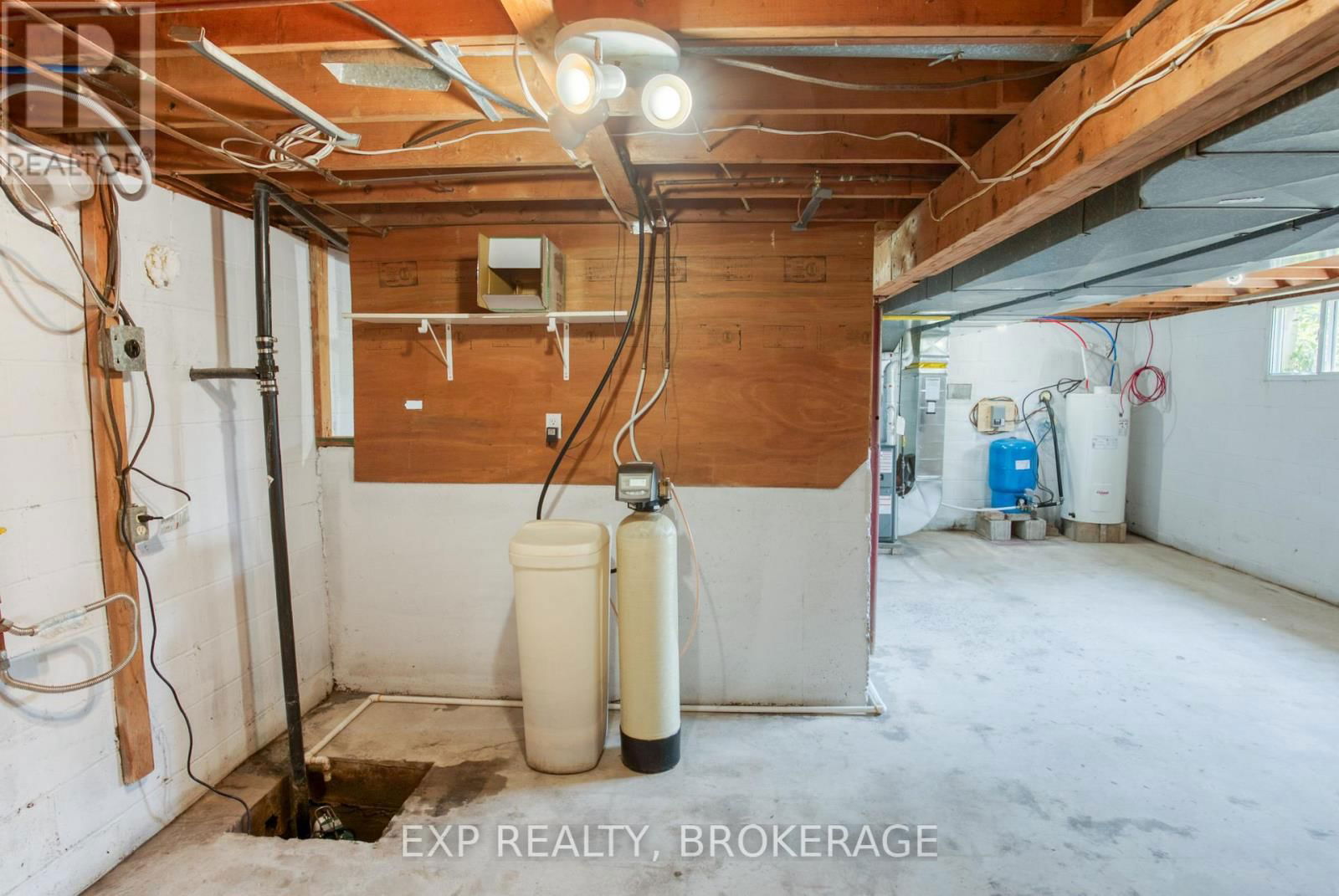 121 IVY RIDGE ROAD Image 32