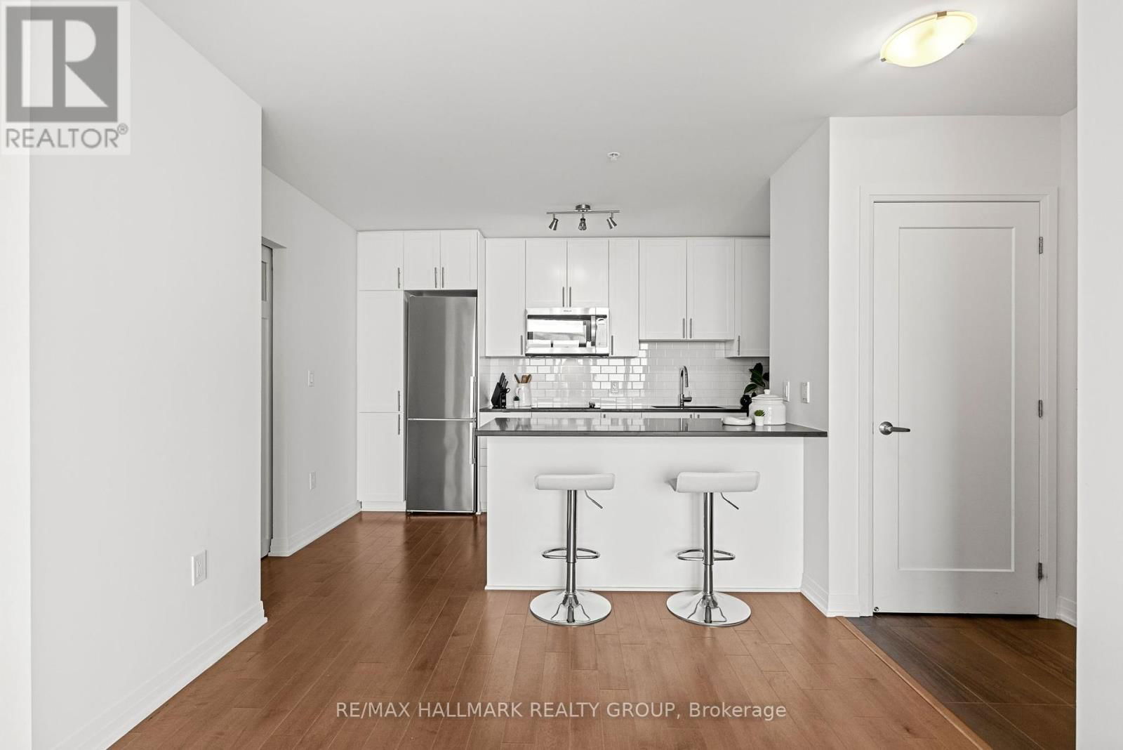 4005 - 805 CARLING AVENUE Image 12