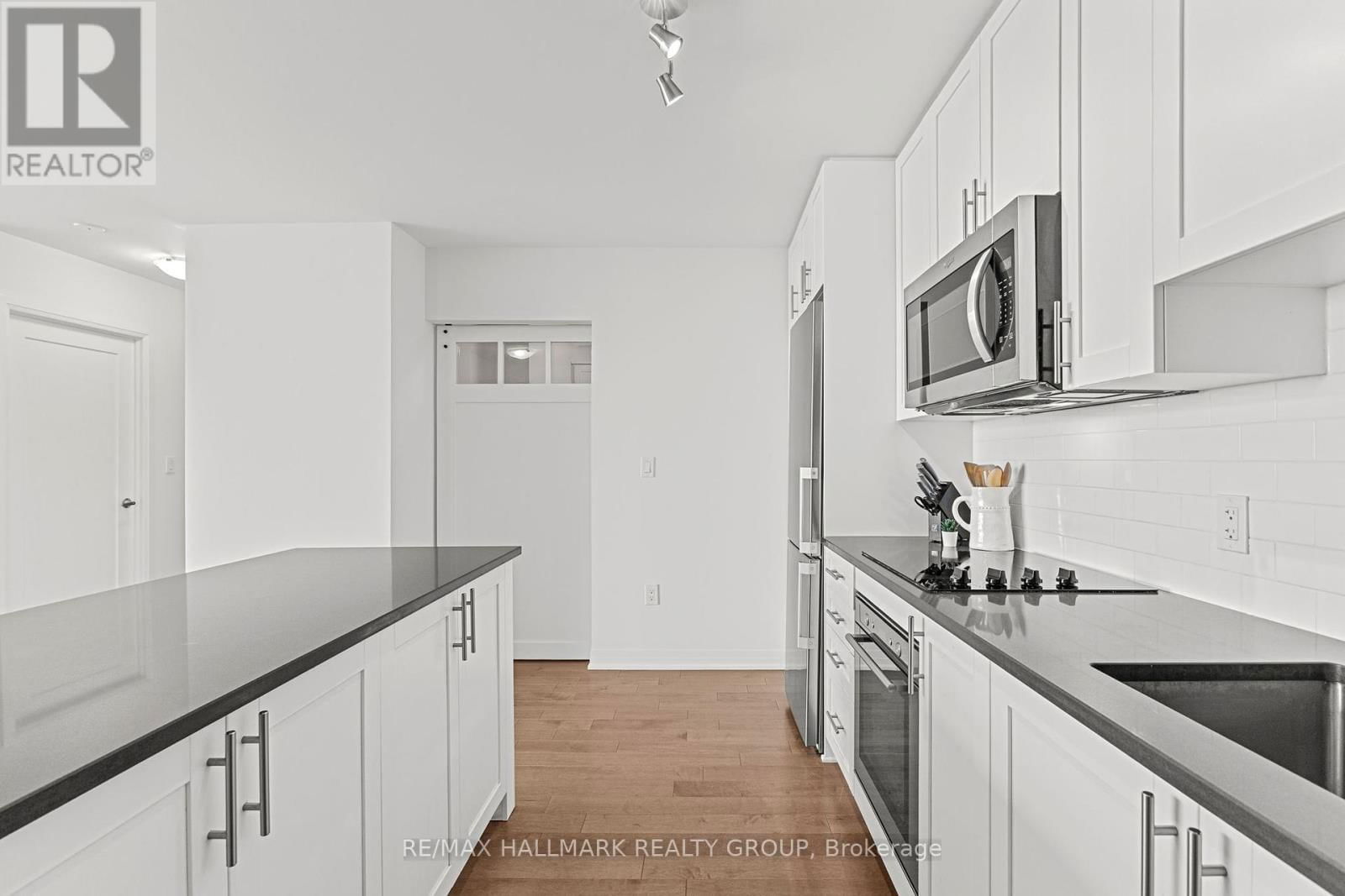 4005 - 805 CARLING AVENUE Image 15