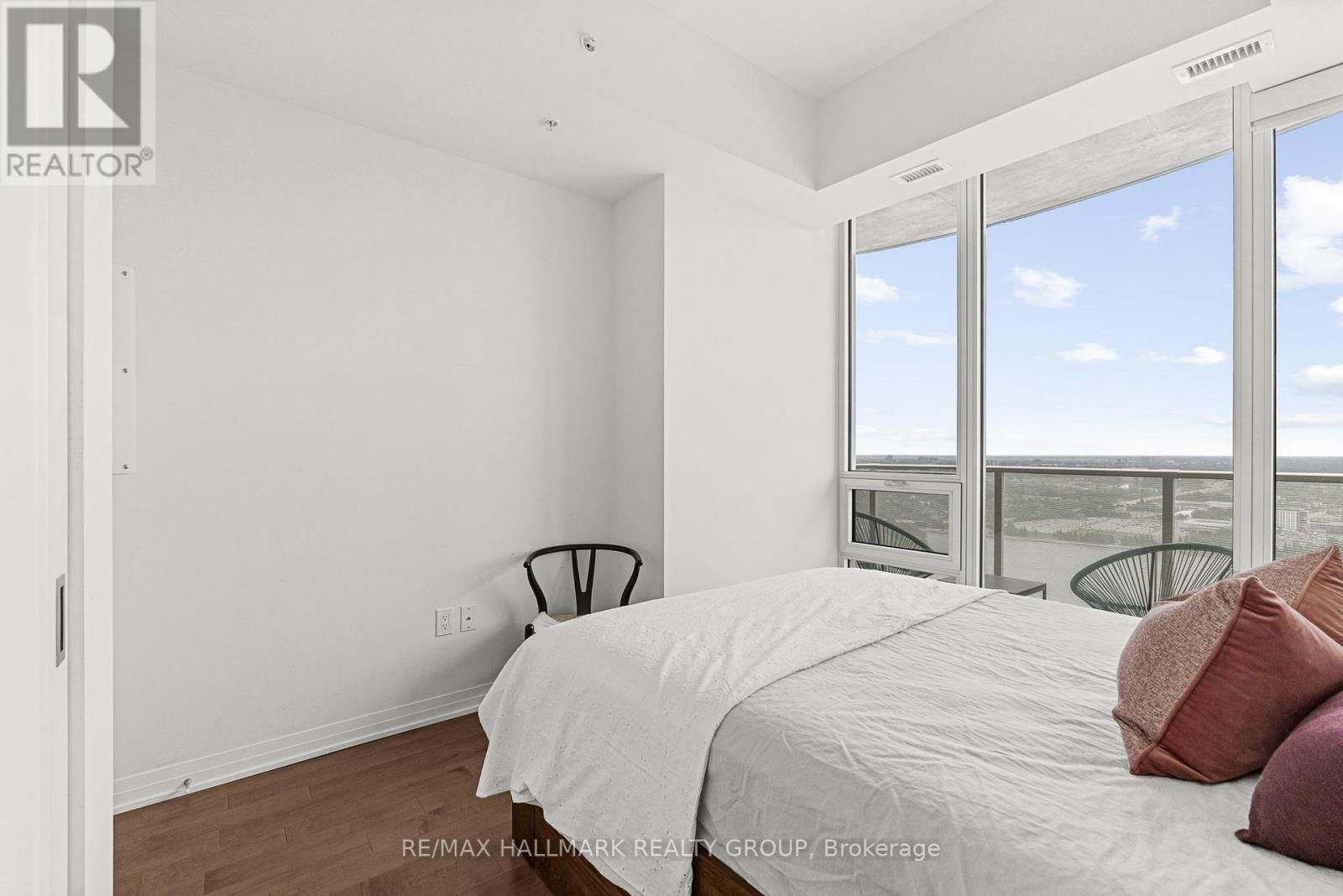 4005 - 805 CARLING AVENUE Image 21
