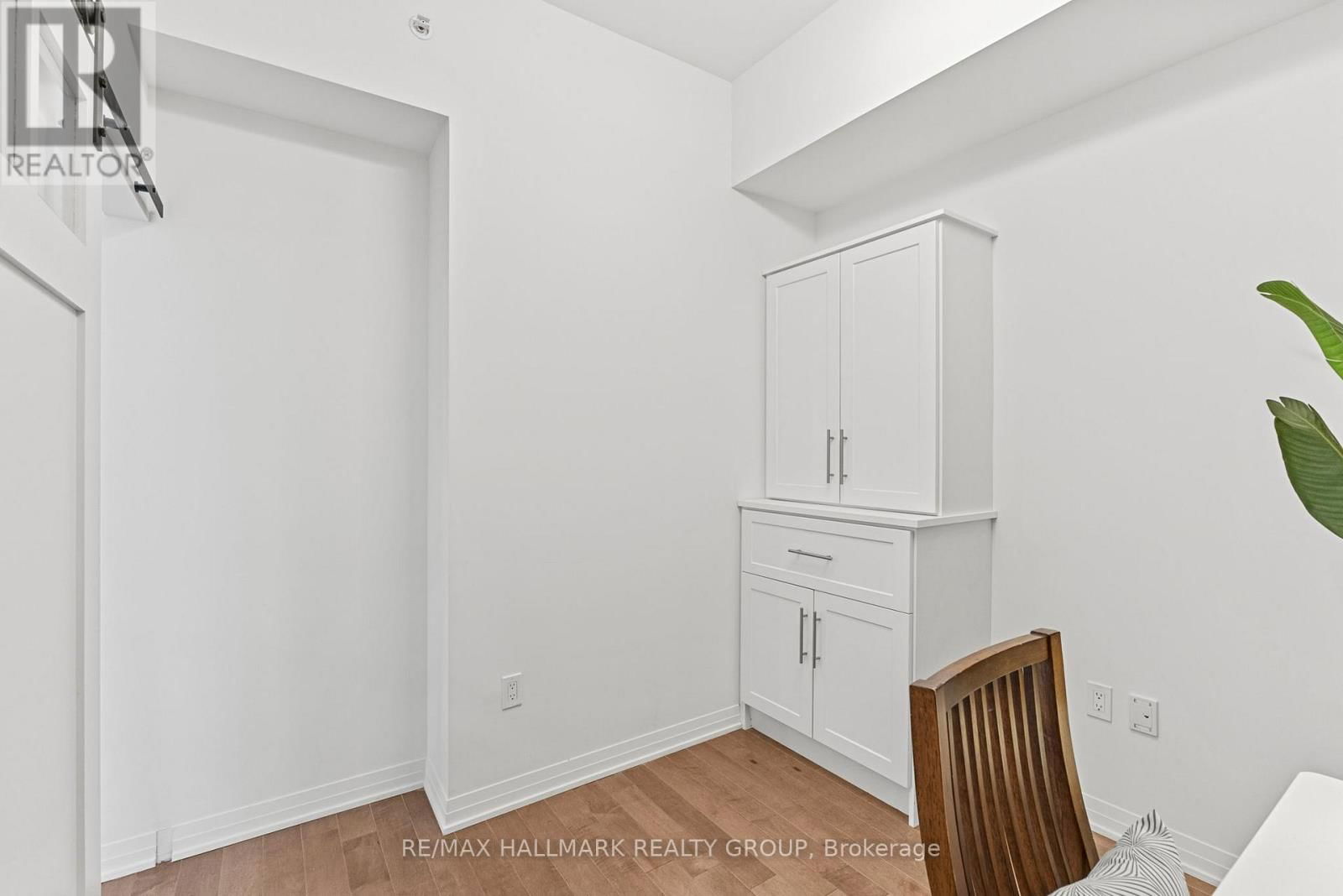 4005 - 805 CARLING AVENUE Image 24