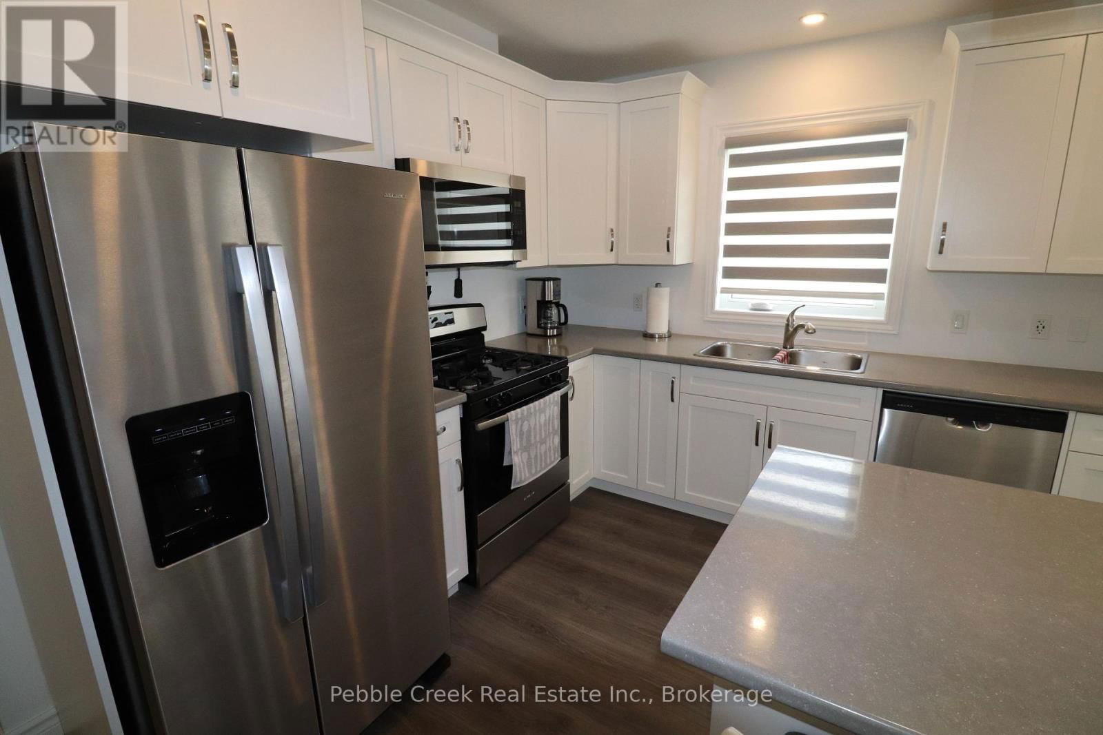263 LAKE BREEZE DRIVE Image 10
