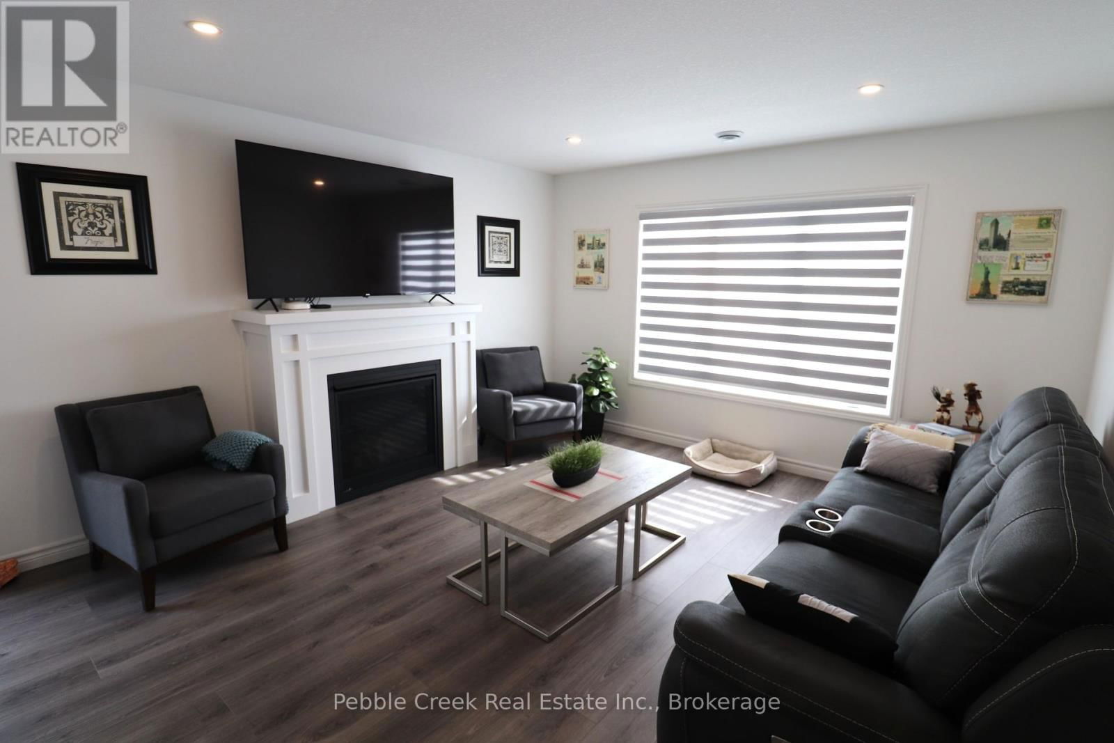 263 LAKE BREEZE DRIVE Image 13