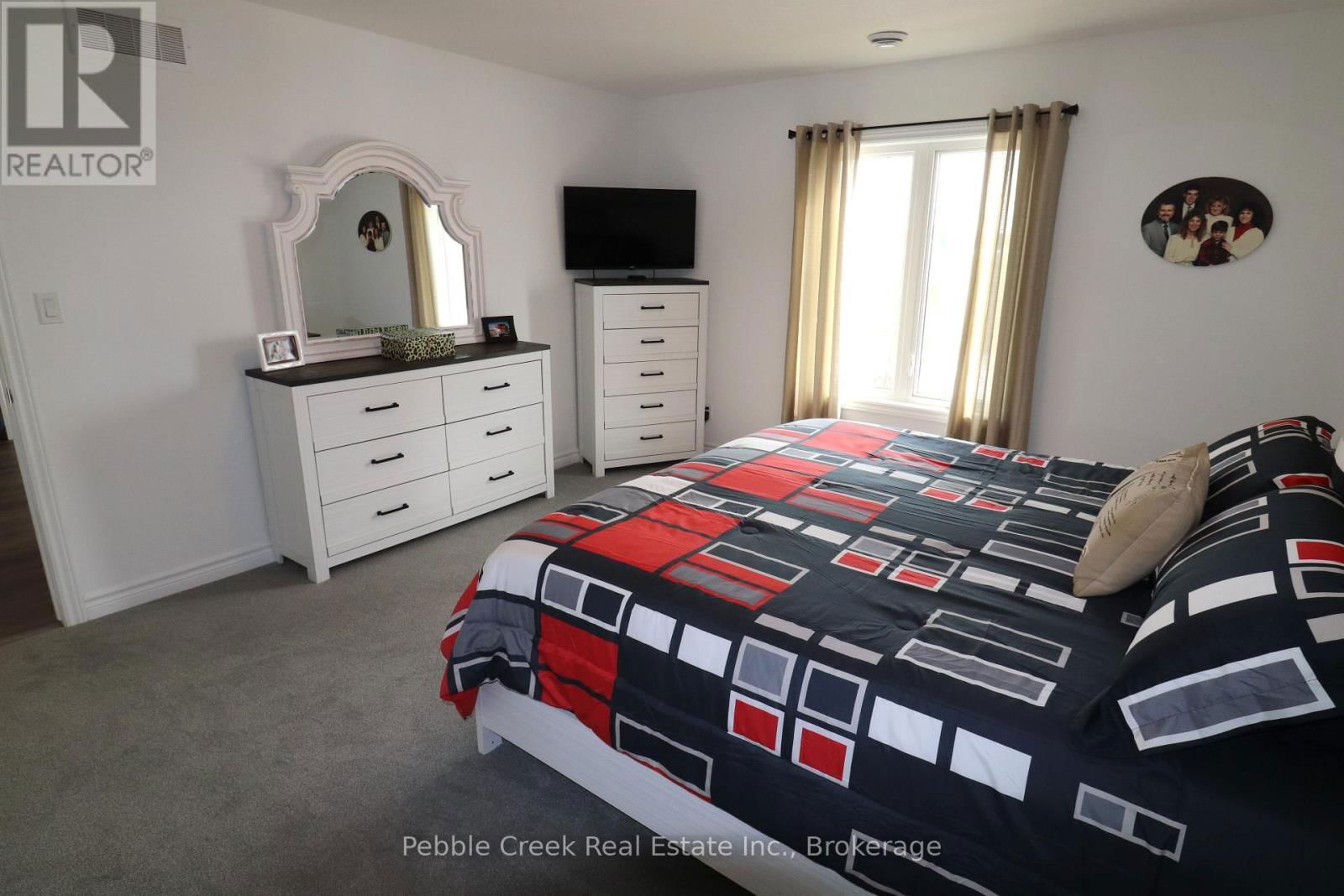 263 LAKE BREEZE DRIVE Image 17