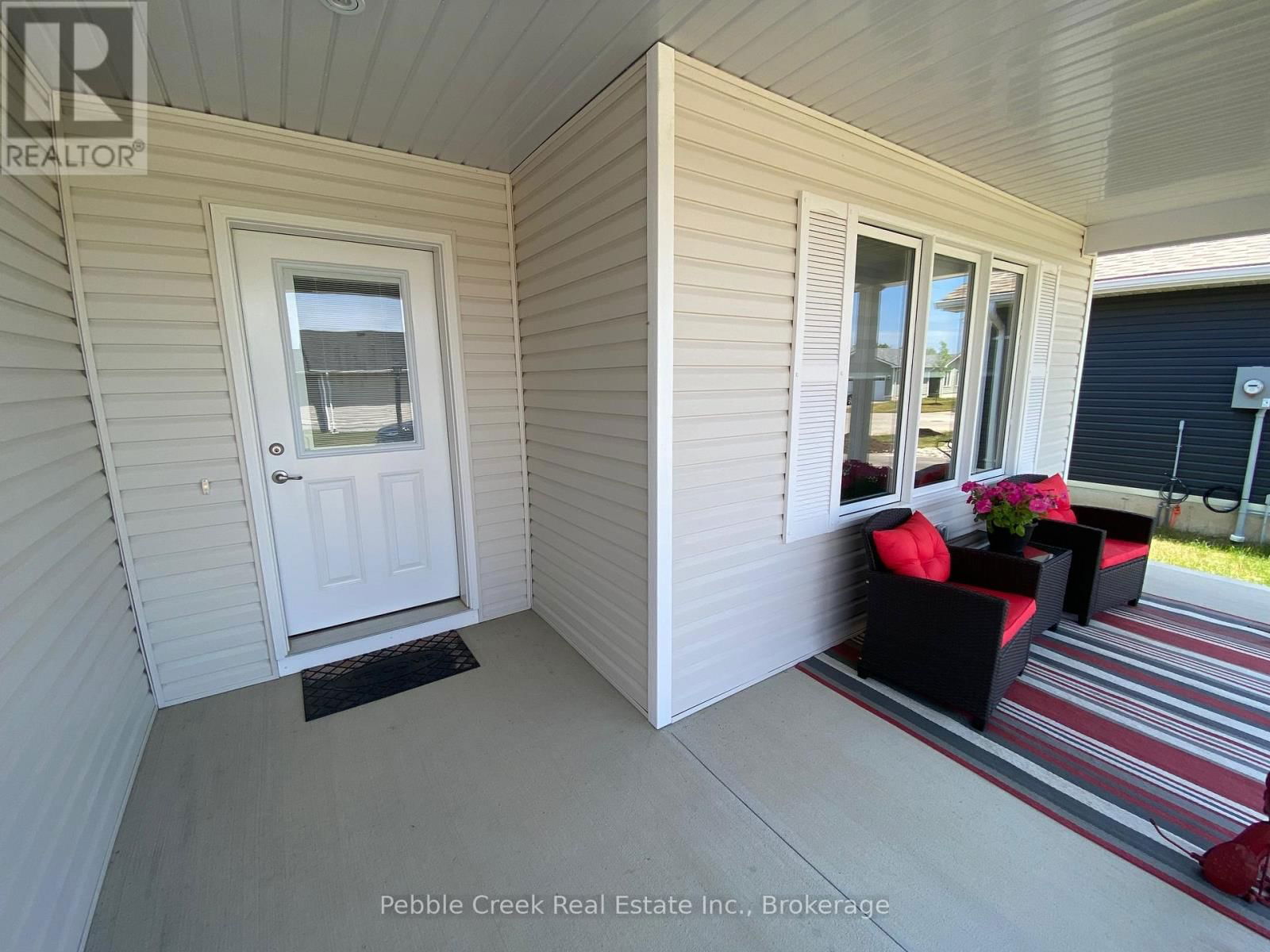 263 LAKE BREEZE DRIVE Image 4
