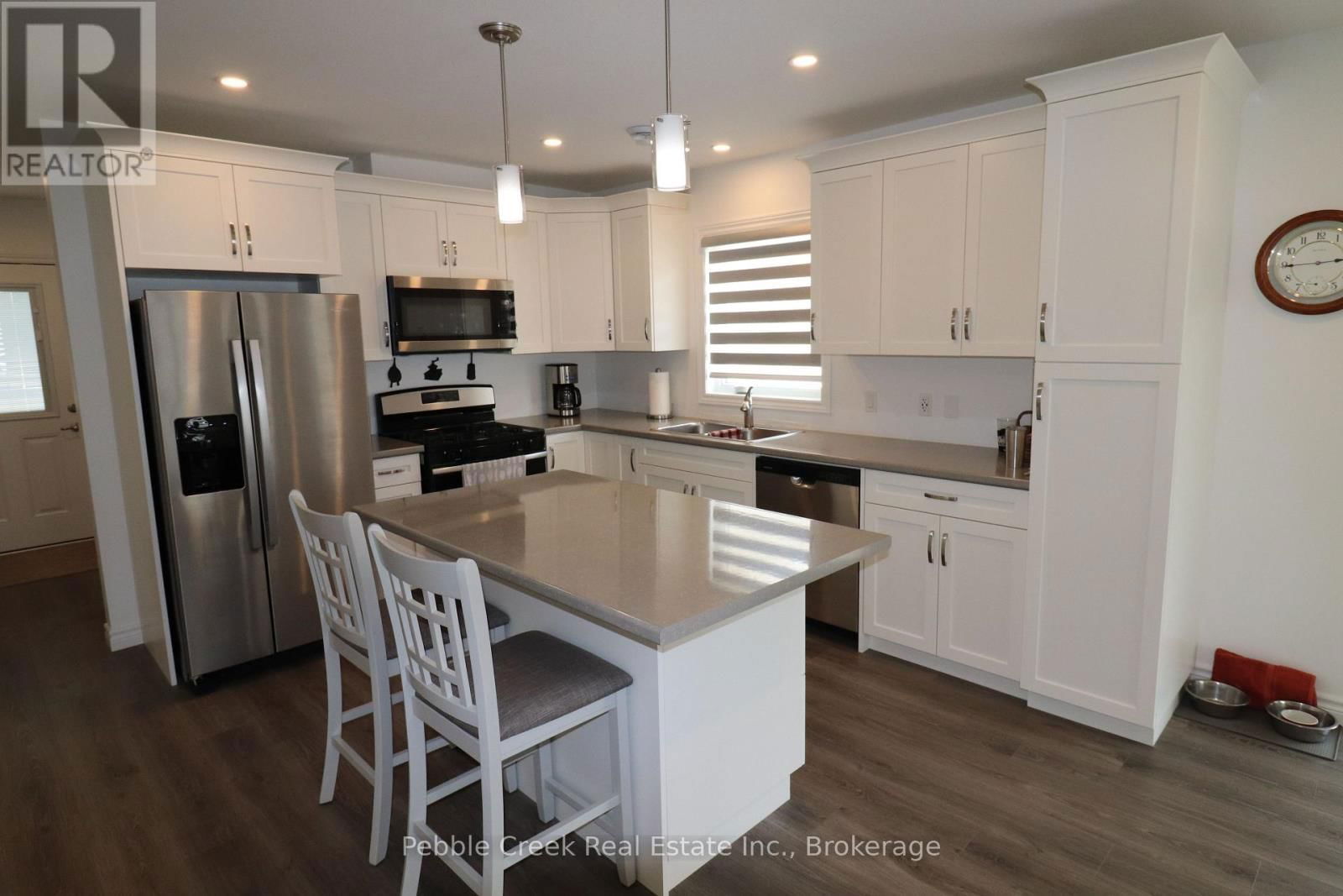 263 LAKE BREEZE DRIVE Image 8
