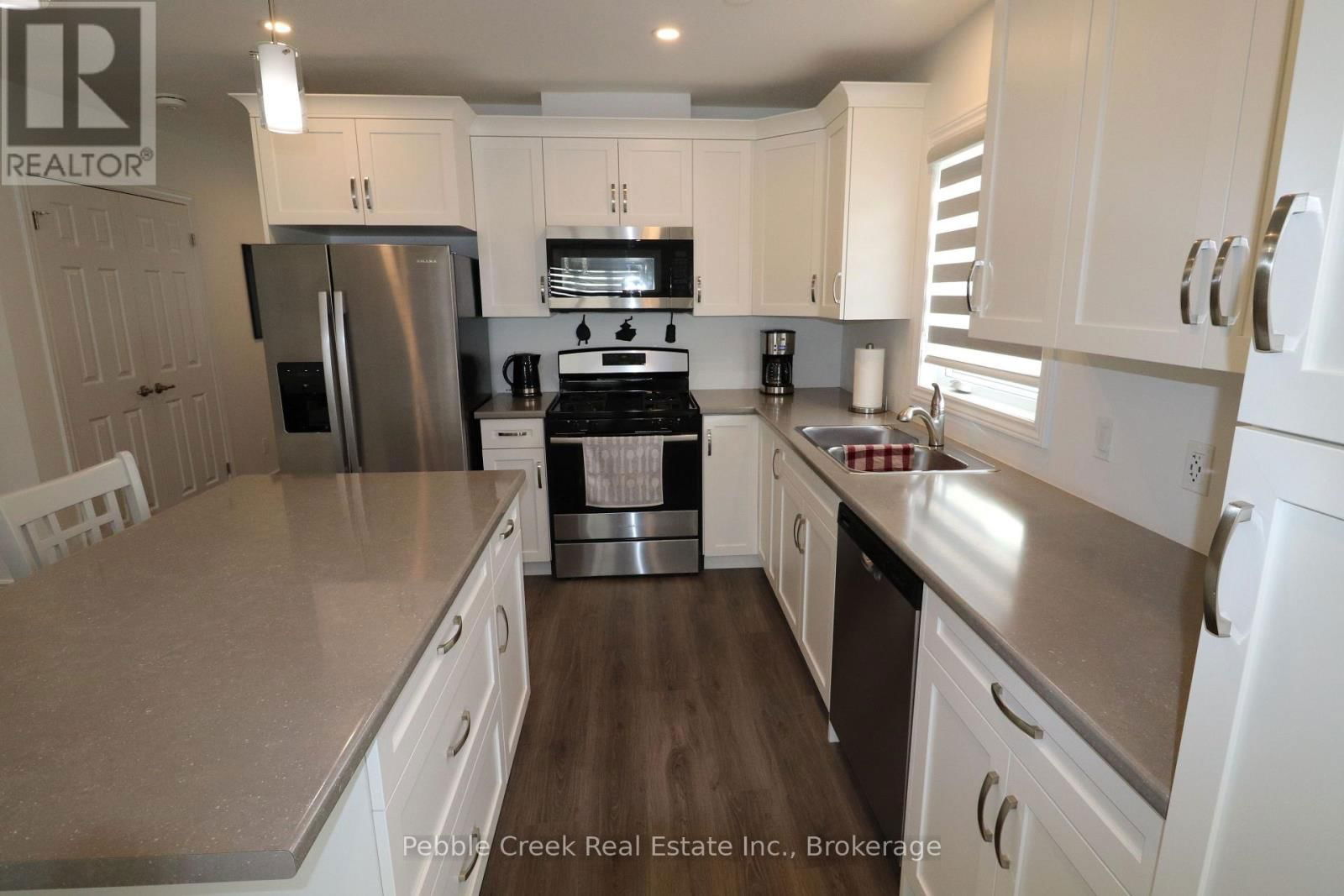 263 LAKE BREEZE DRIVE Image 9