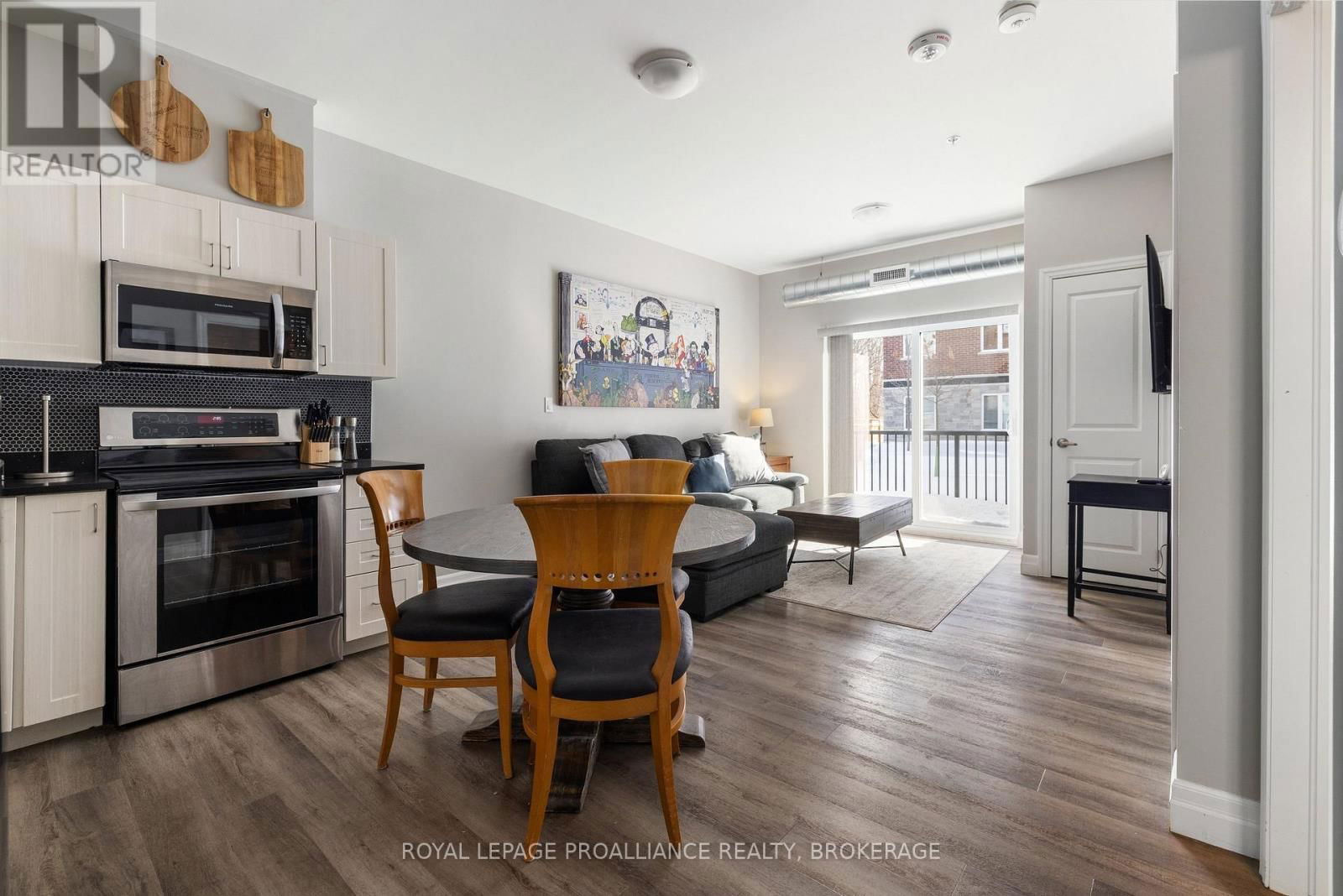 113 - 501 FRONTENAC STREET Image 4