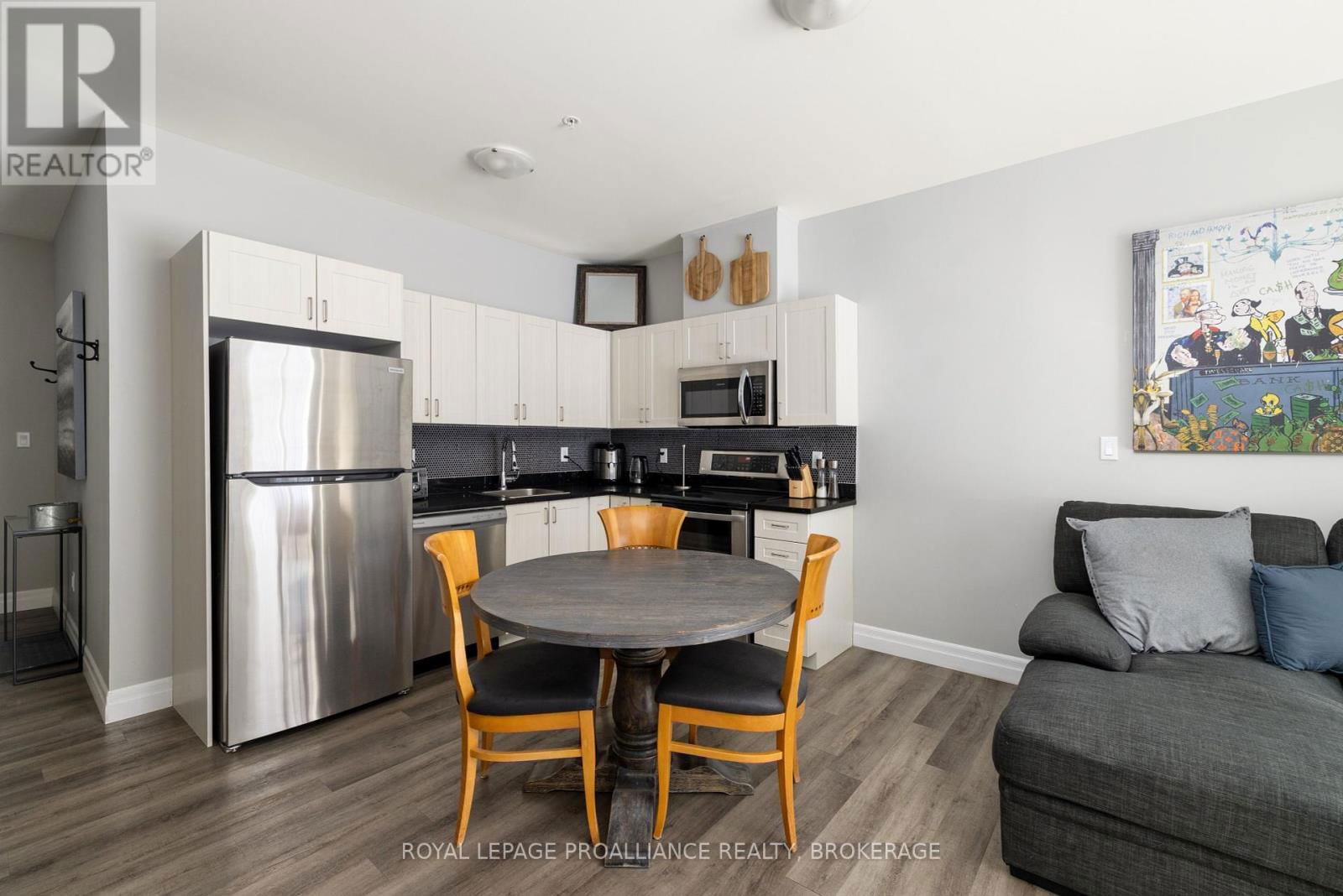 113 - 501 FRONTENAC STREET Image 7