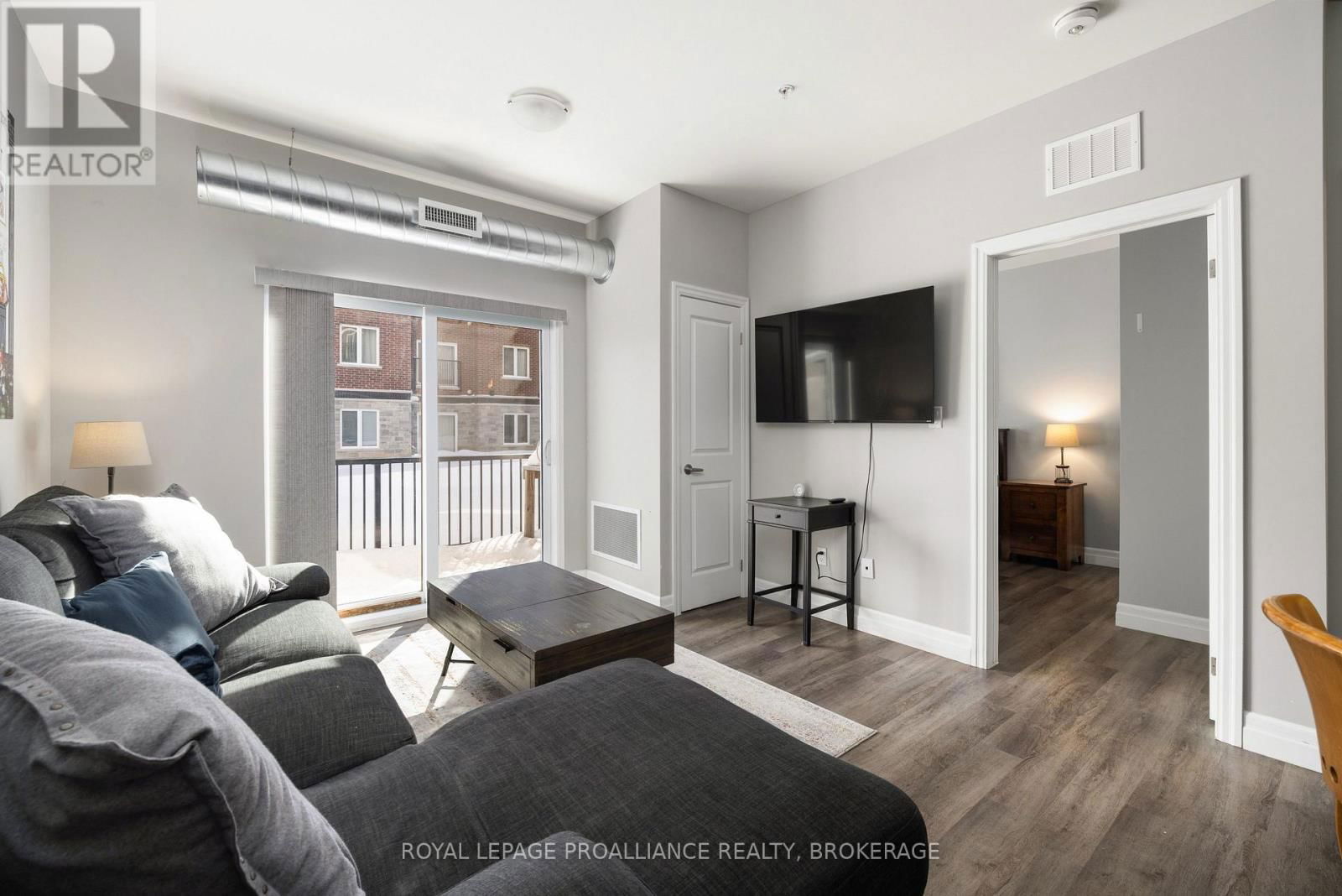 113 - 501 FRONTENAC STREET Image 8
