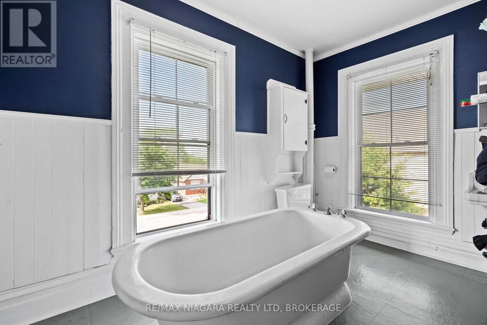 5368 MENZIE STREET Image 28