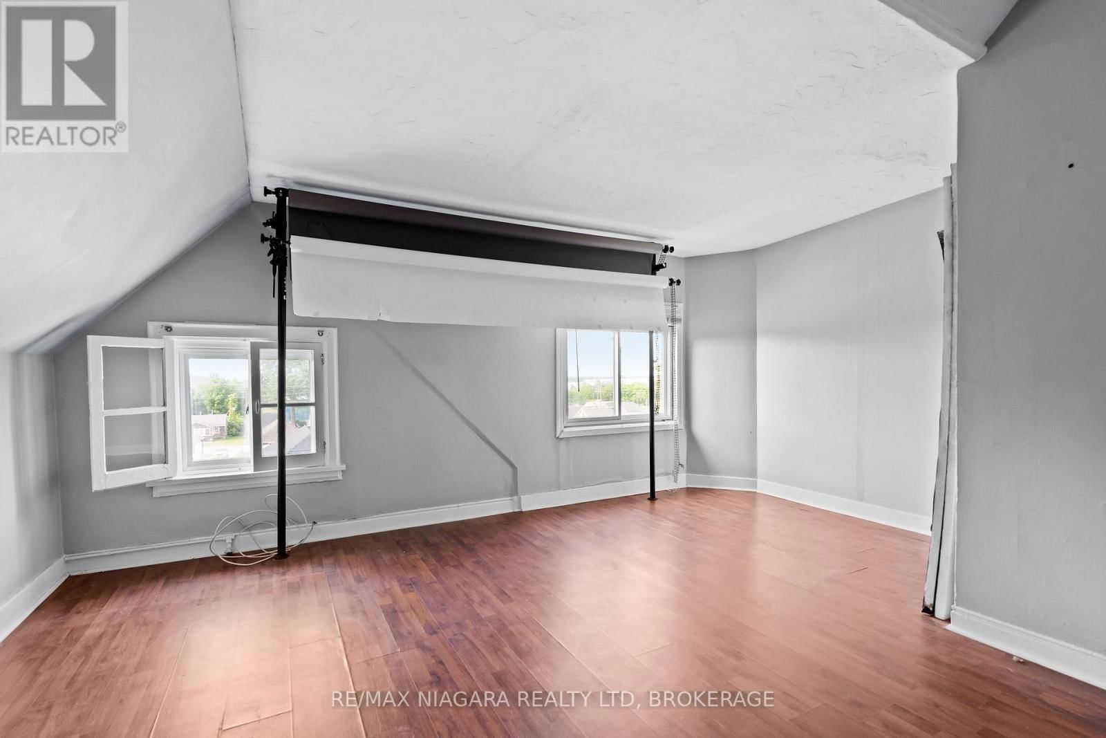 5368 MENZIE STREET Image 30