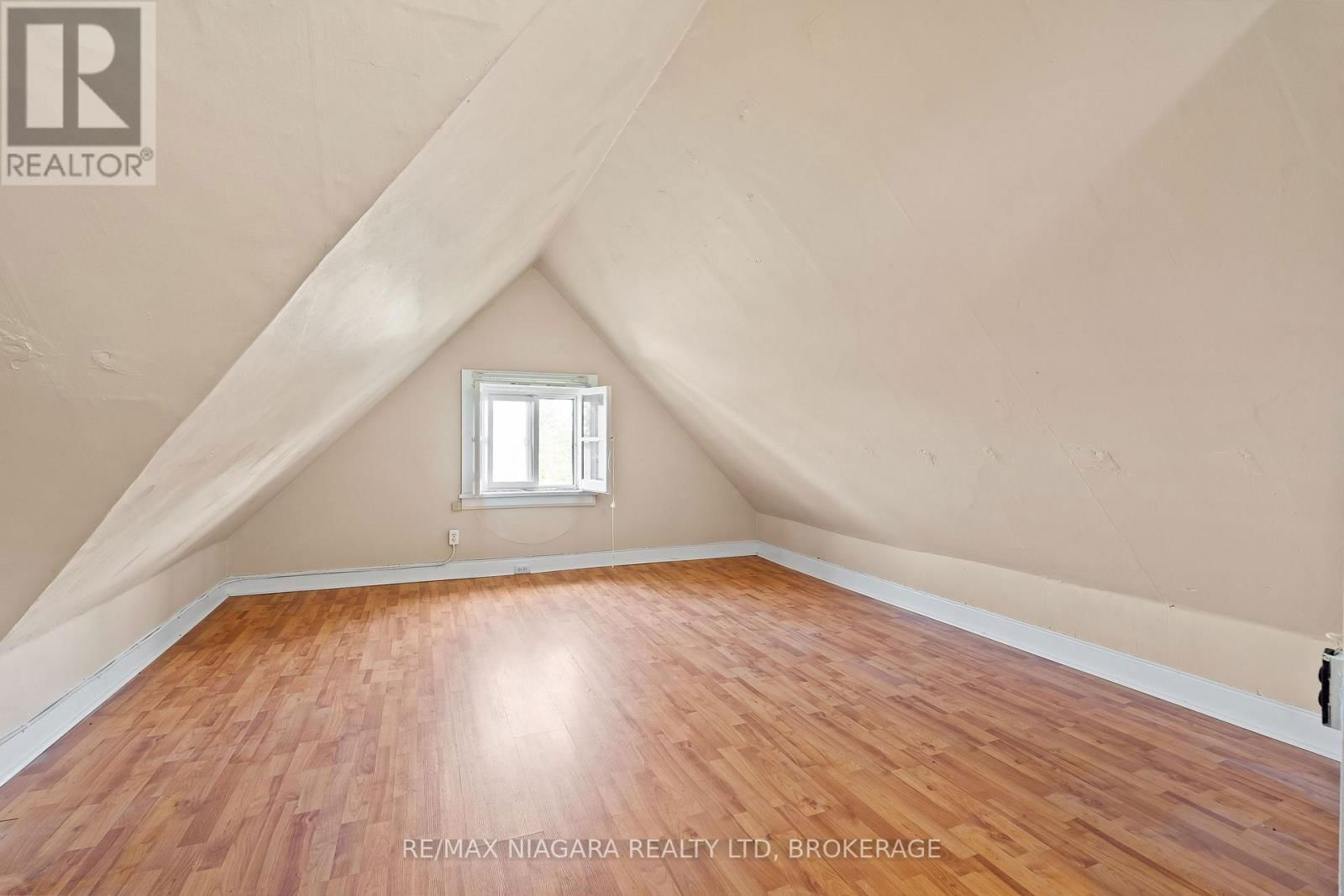 5368 MENZIE STREET Image 31