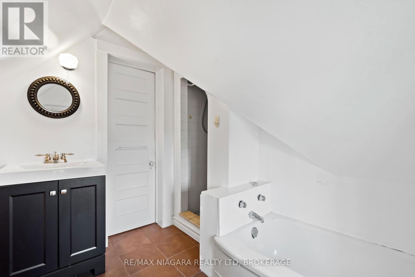 5368 MENZIE STREET Image 32