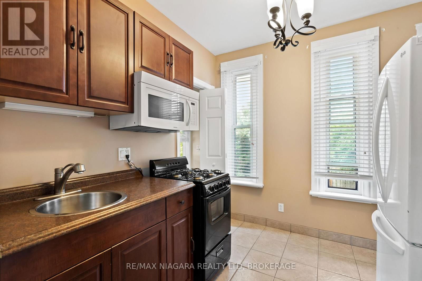 5368 MENZIE STREET Image 34