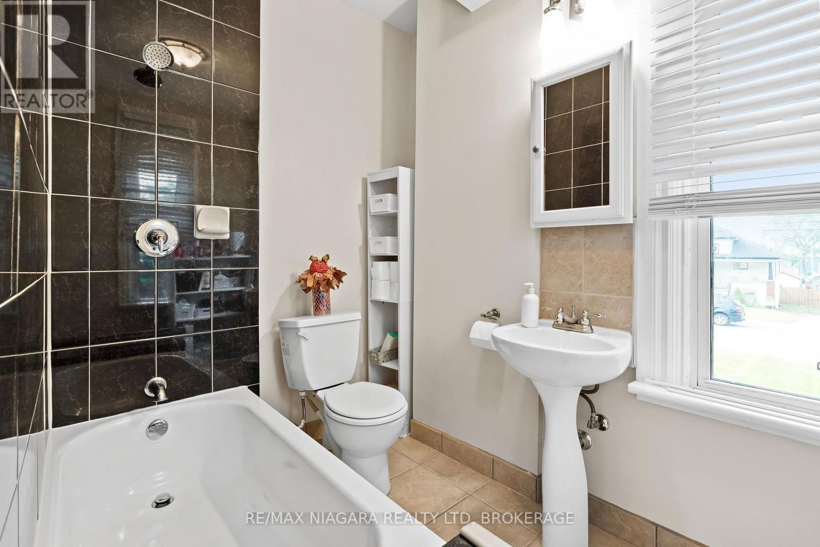 5368 MENZIE STREET Image 35