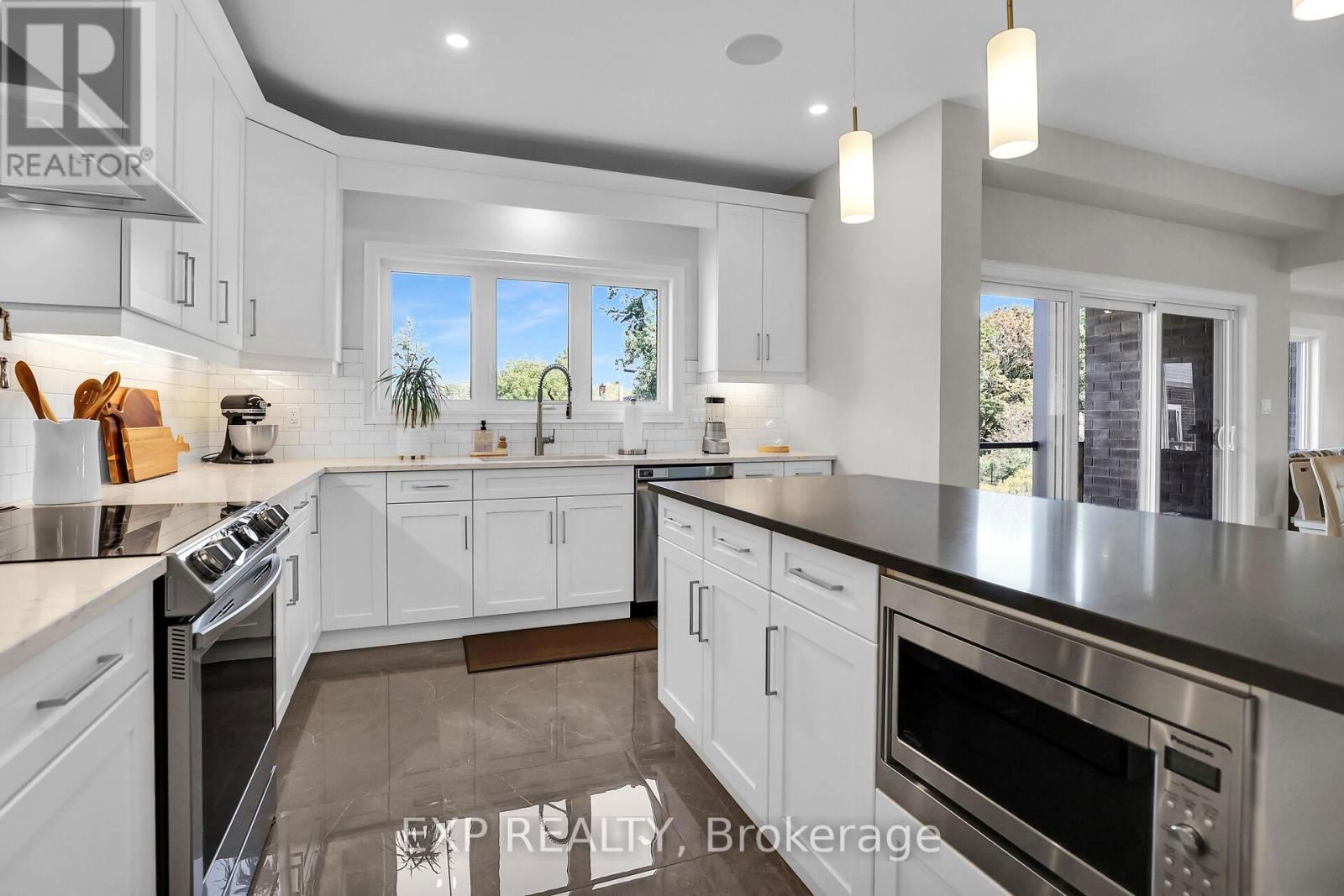 3608 CAROLINIA COURT Image 15