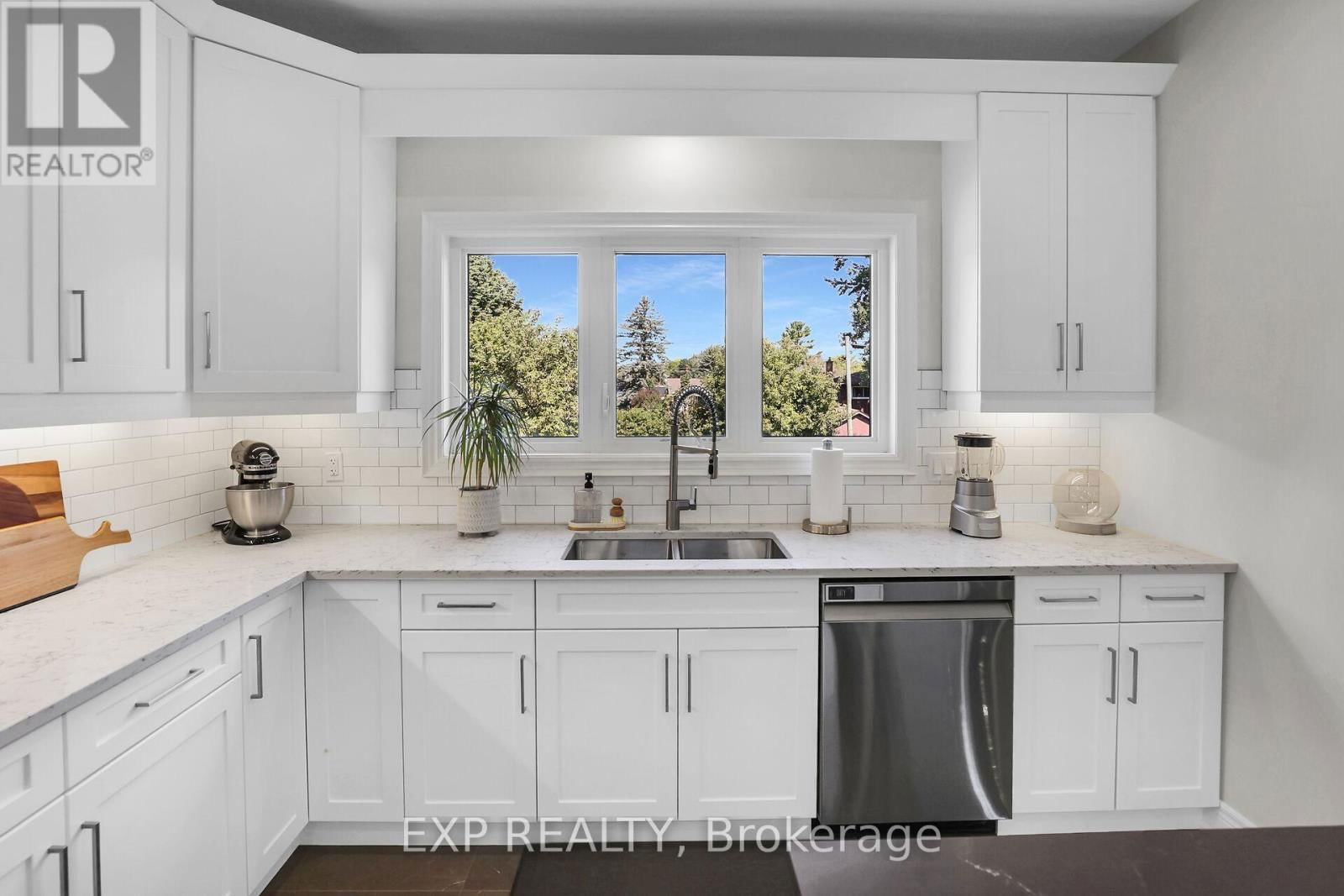 3608 CAROLINIA COURT Image 16