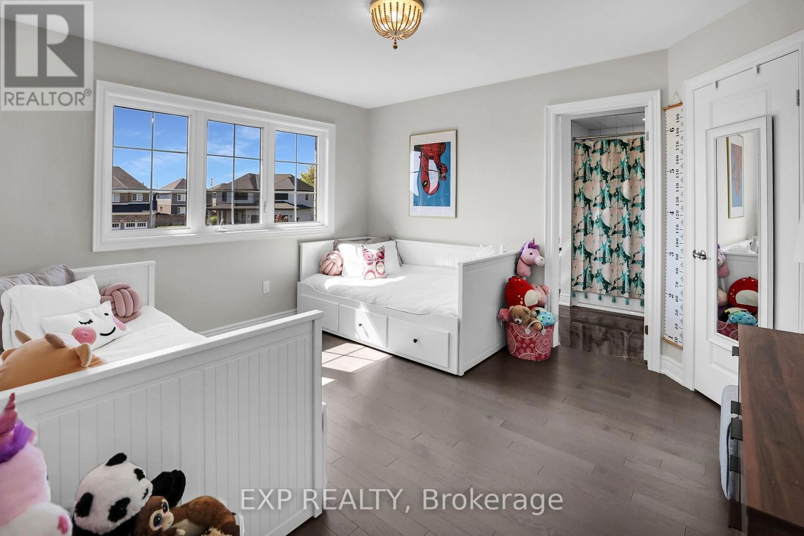 3608 CAROLINIA COURT Image 32