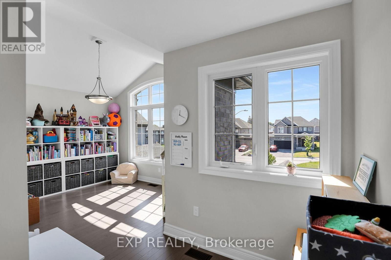 3608 CAROLINIA COURT Image 34