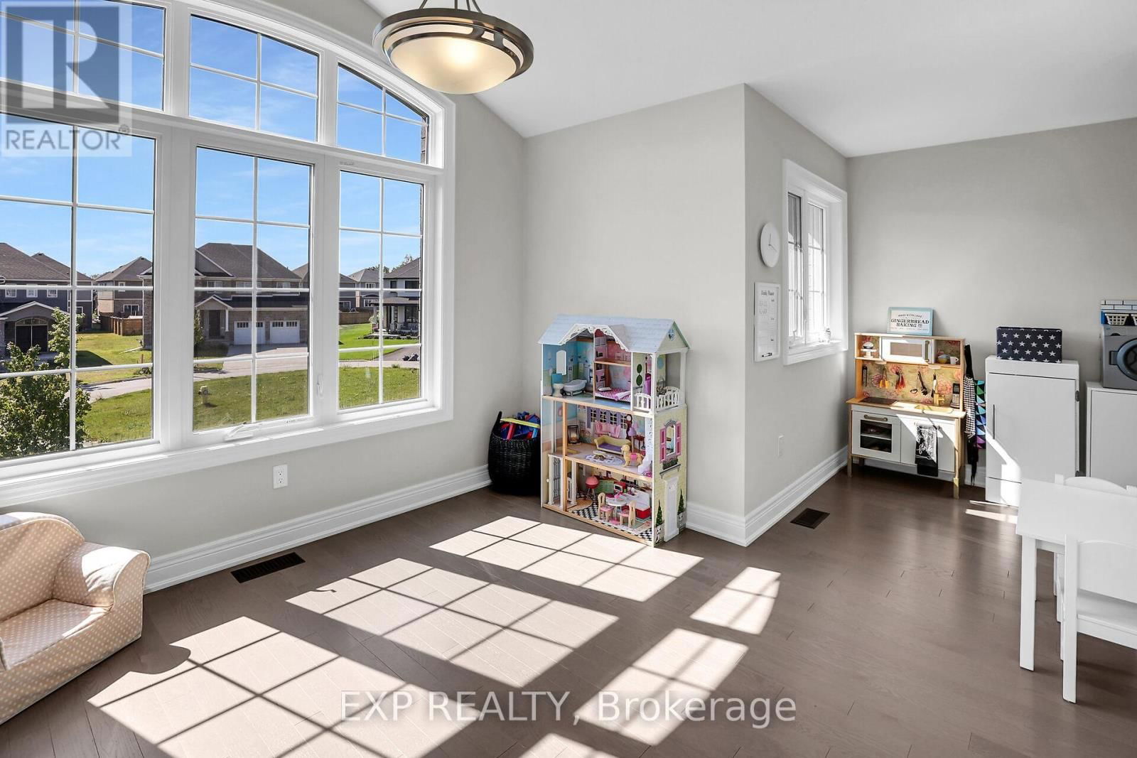 3608 CAROLINIA COURT Image 36
