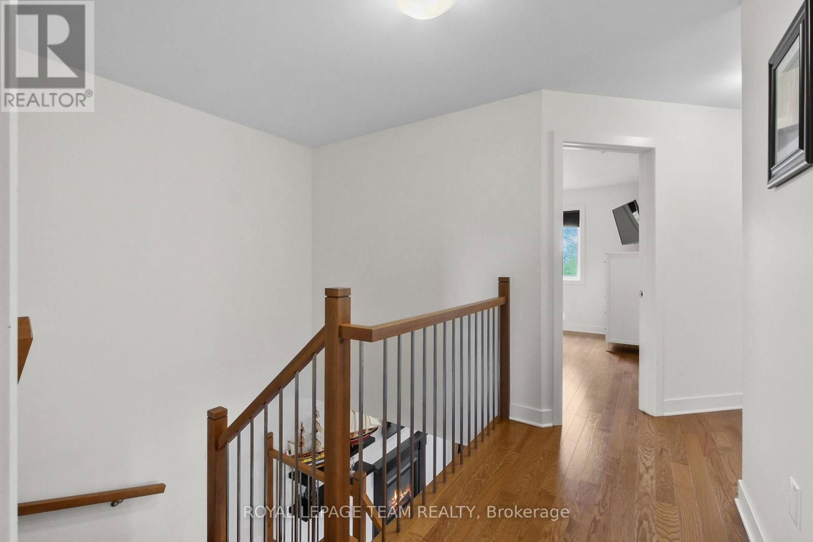 374 TRILLIUM CIRCLE Image 22