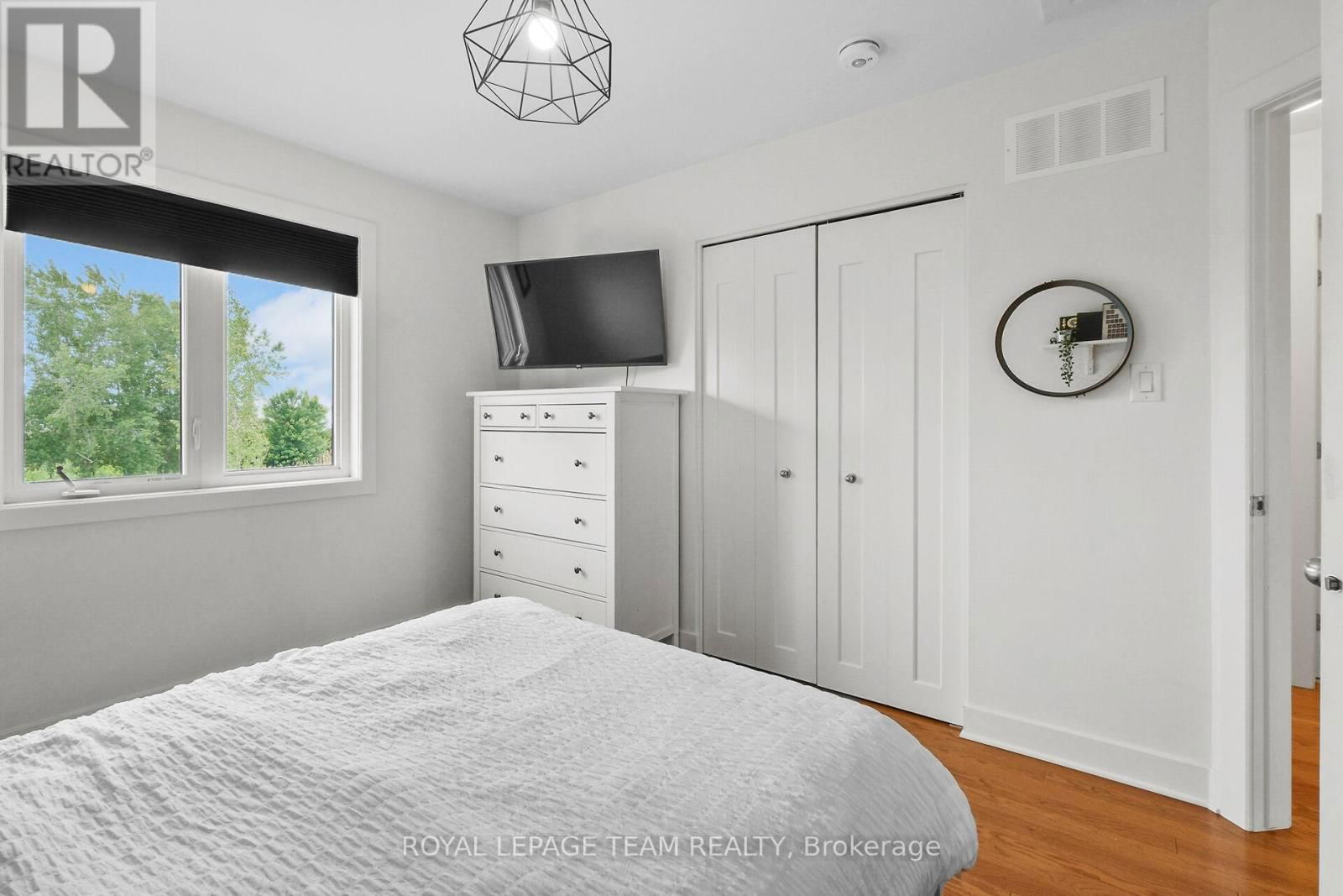 374 TRILLIUM CIRCLE Image 30