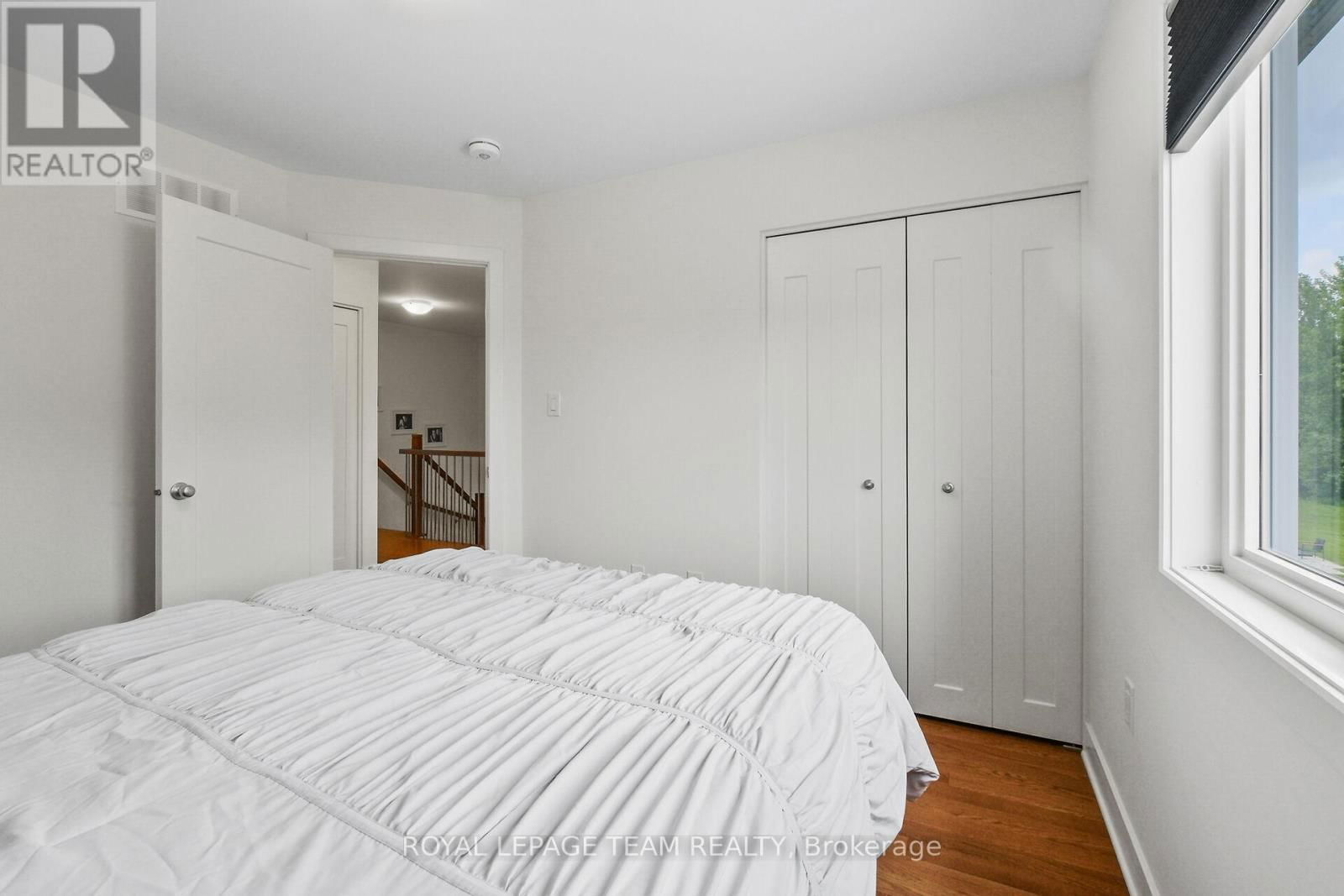 374 TRILLIUM CIRCLE Image 32