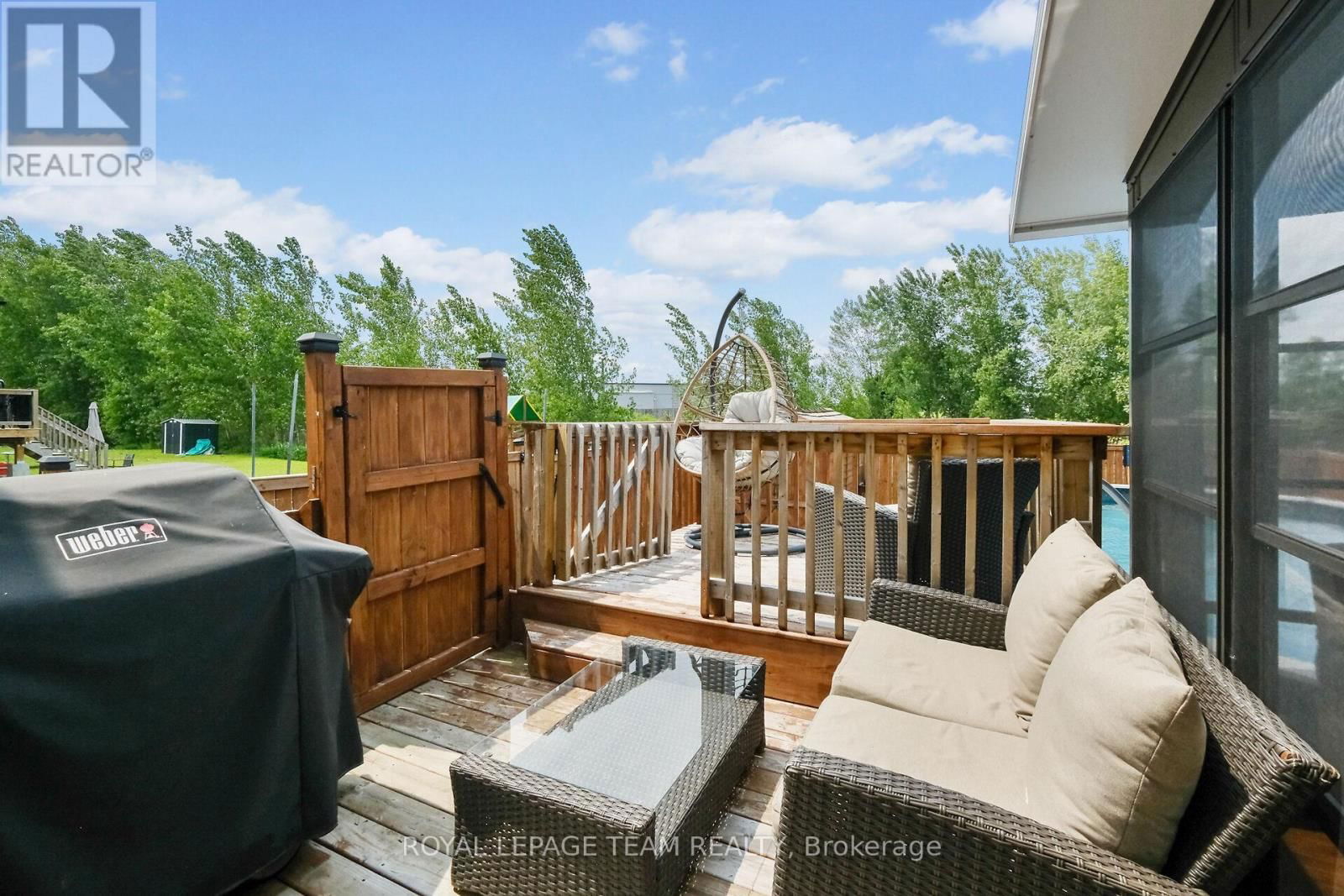 374 TRILLIUM CIRCLE Image 45