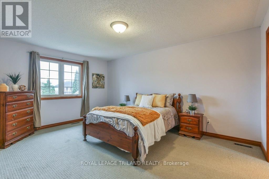 41 GREYROCK CRESCENT Image 17
