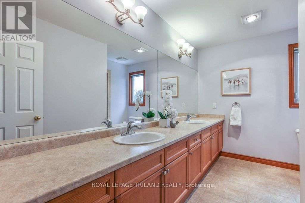 41 GREYROCK CRESCENT Image 20