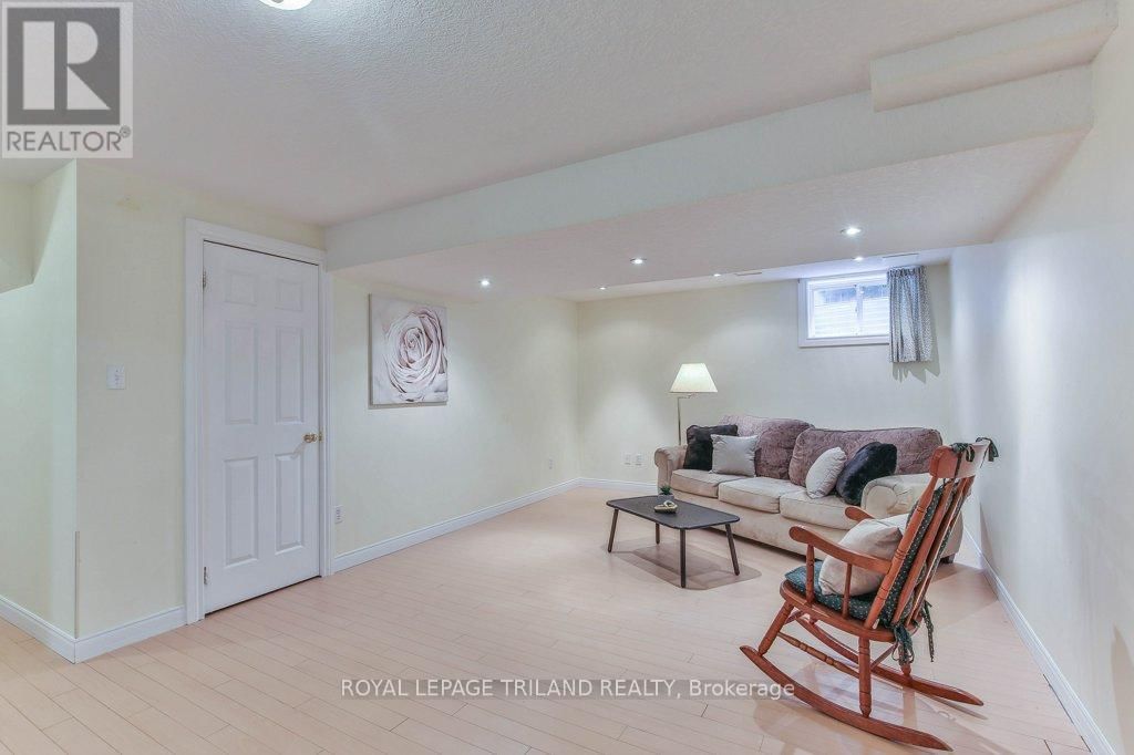 41 GREYROCK CRESCENT Image 32