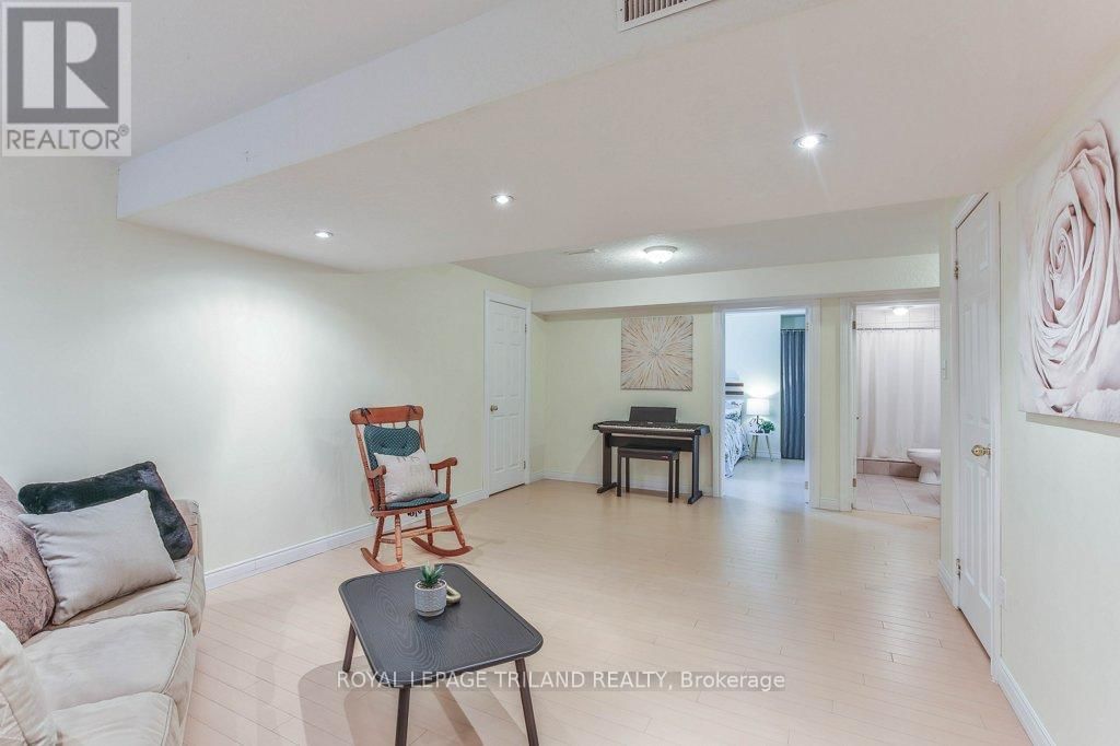41 GREYROCK CRESCENT Image 33