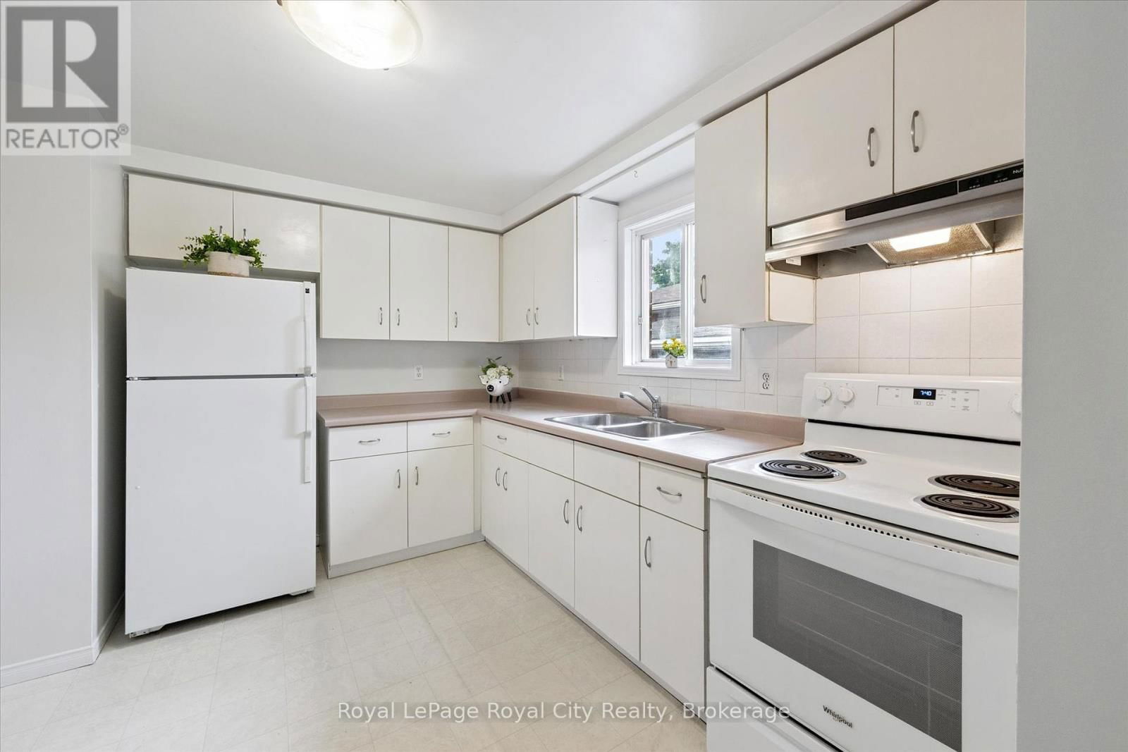 65 EASTVIEW ROAD Image 11