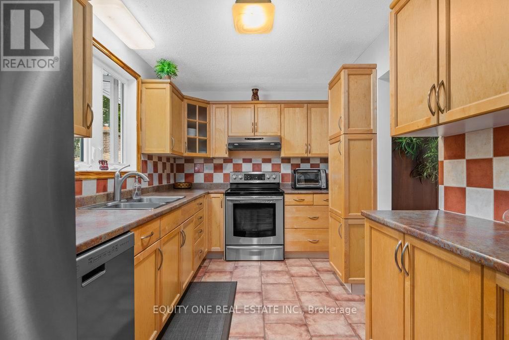 542 SIROIS AVENUE Image 17