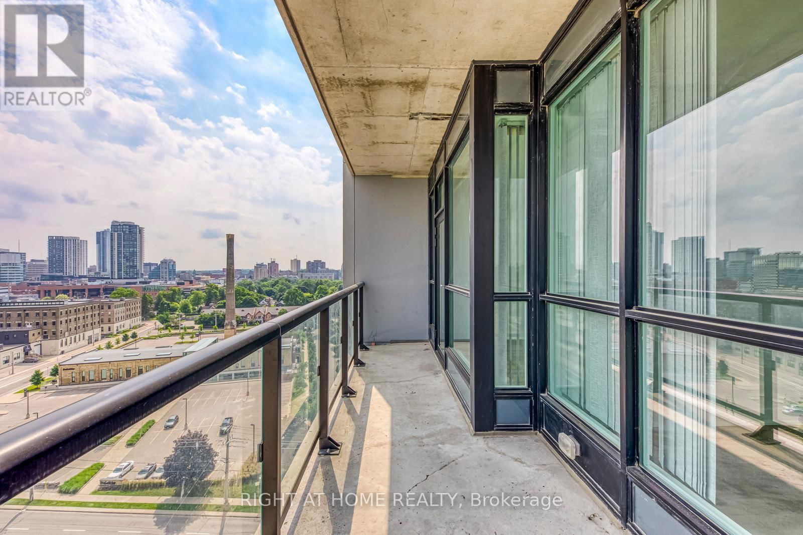 1102 - 100 GARMENT STREET Image 16