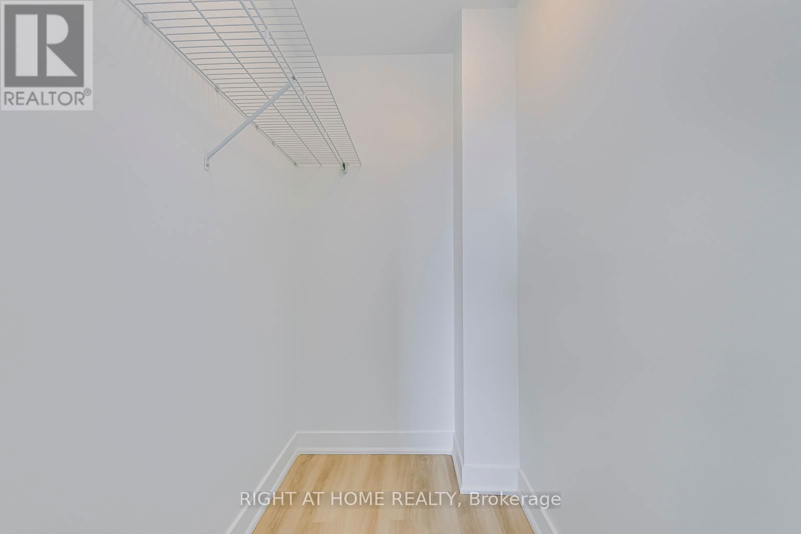 1102 - 100 GARMENT STREET Image 23