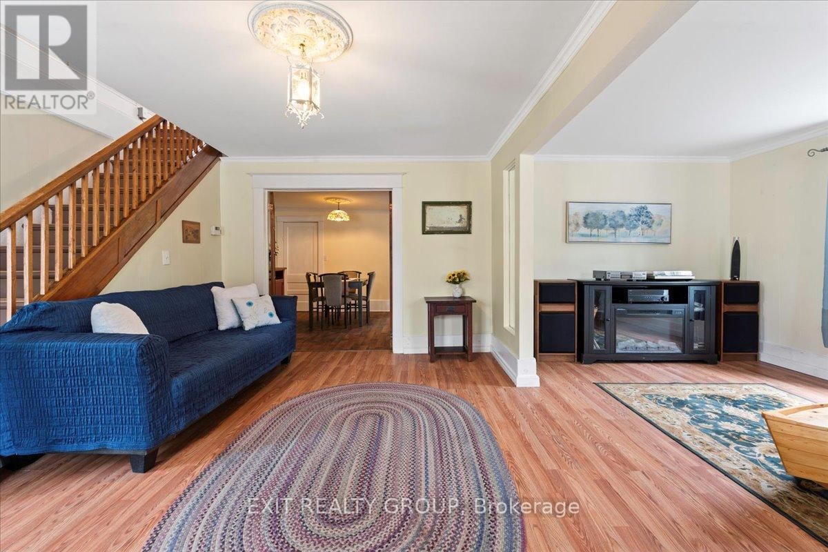 101 DURHAM STREET SOUTH Image 16