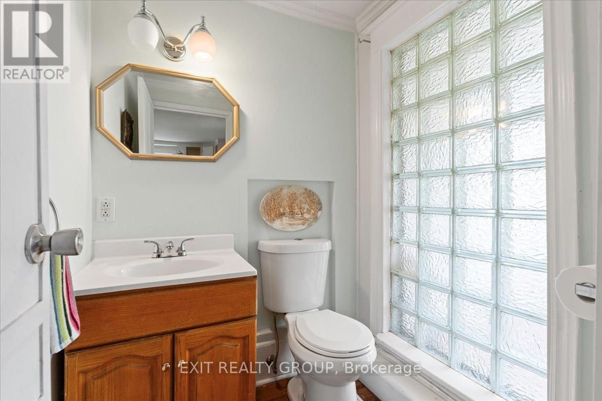 101 DURHAM STREET SOUTH Image 9