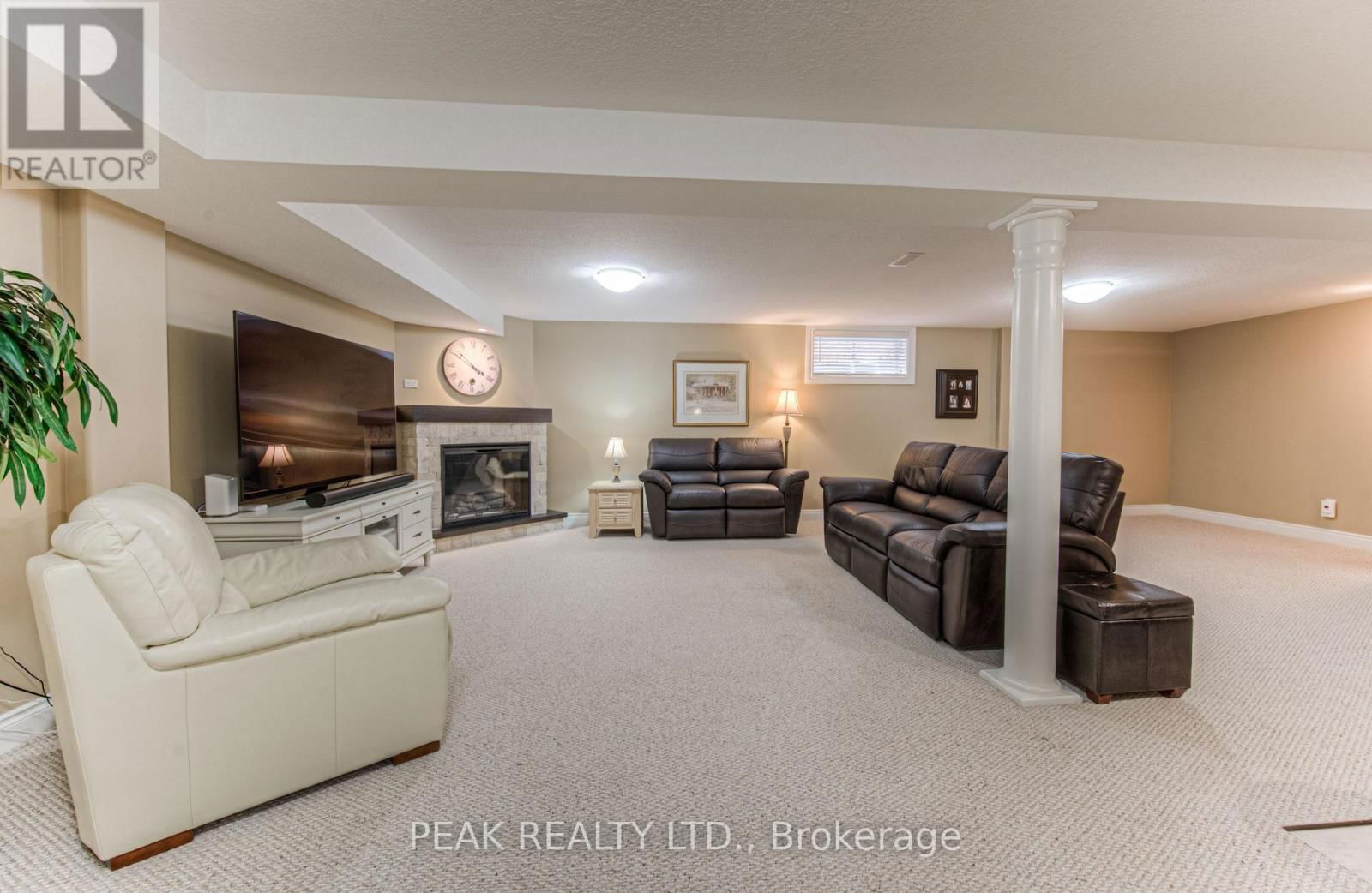 26 ORCHARD WAY Image 34